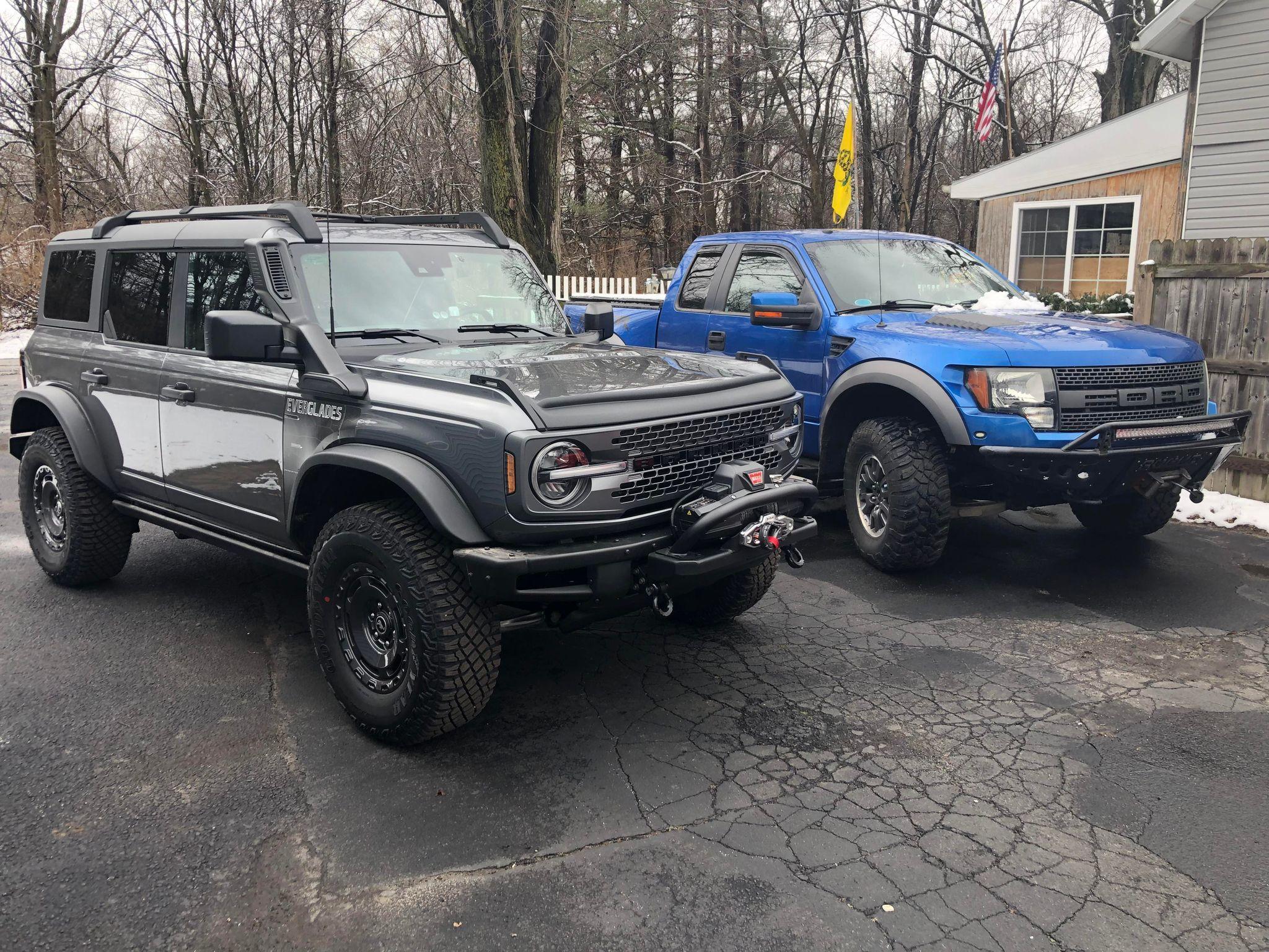 Ford Bronco INDIANA CHECKING IN! mando and Blue