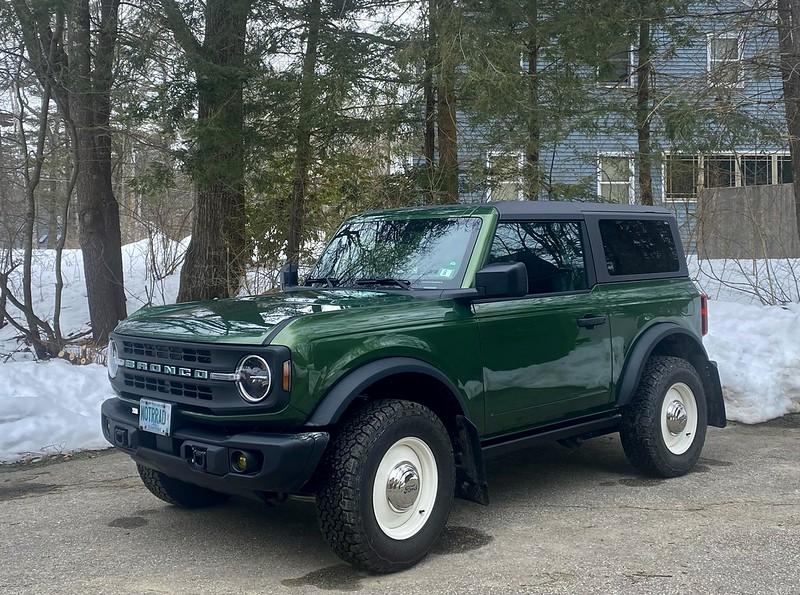 Ford Bronco ERUPTION GREEN Bronco Club 5205D69E-8730-4AB0-9354-D206EF7E8DDA_1_201_a-L
