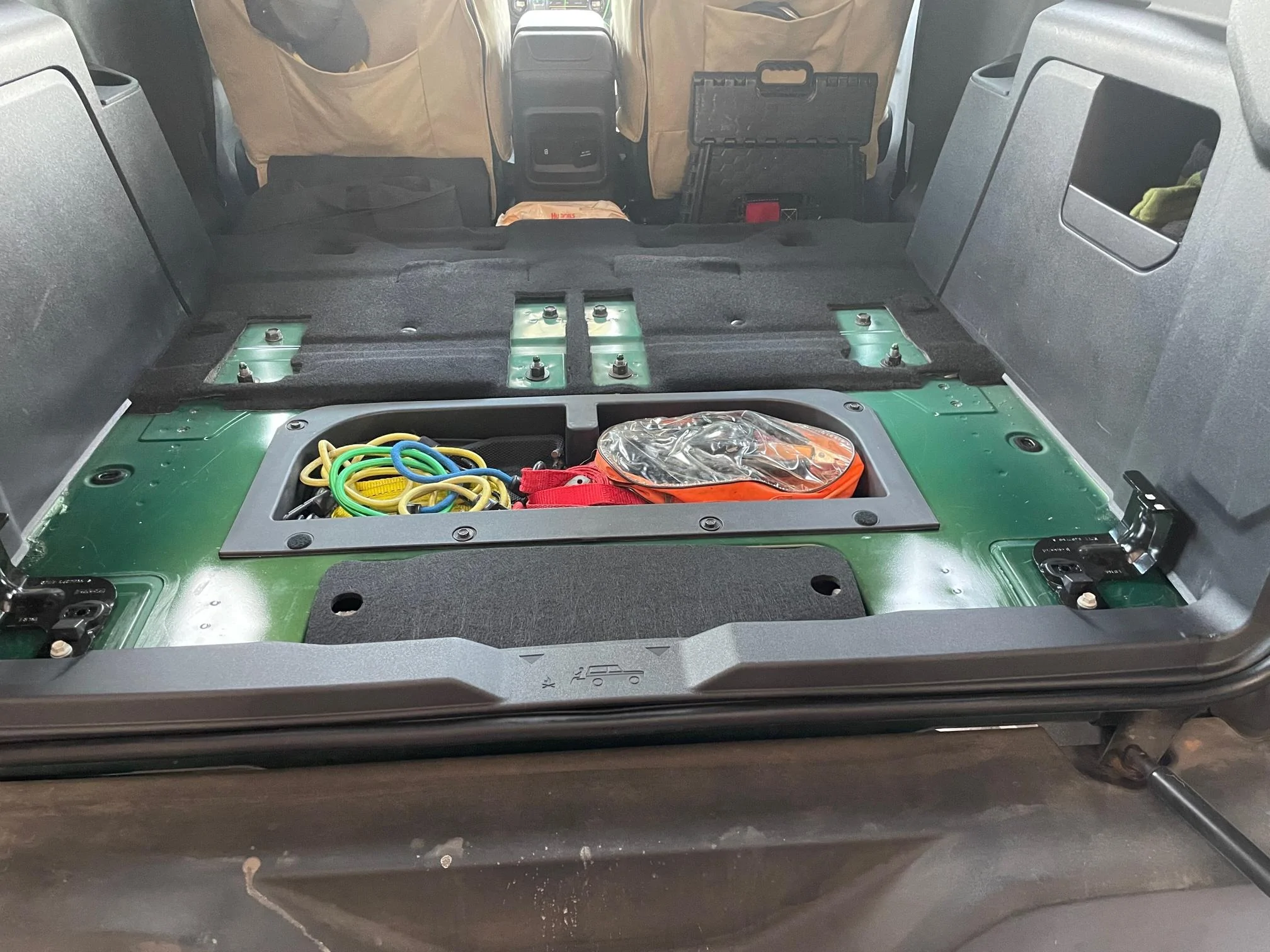 Ford Bronco 2 Door Slideout Tailgate IMG_5843