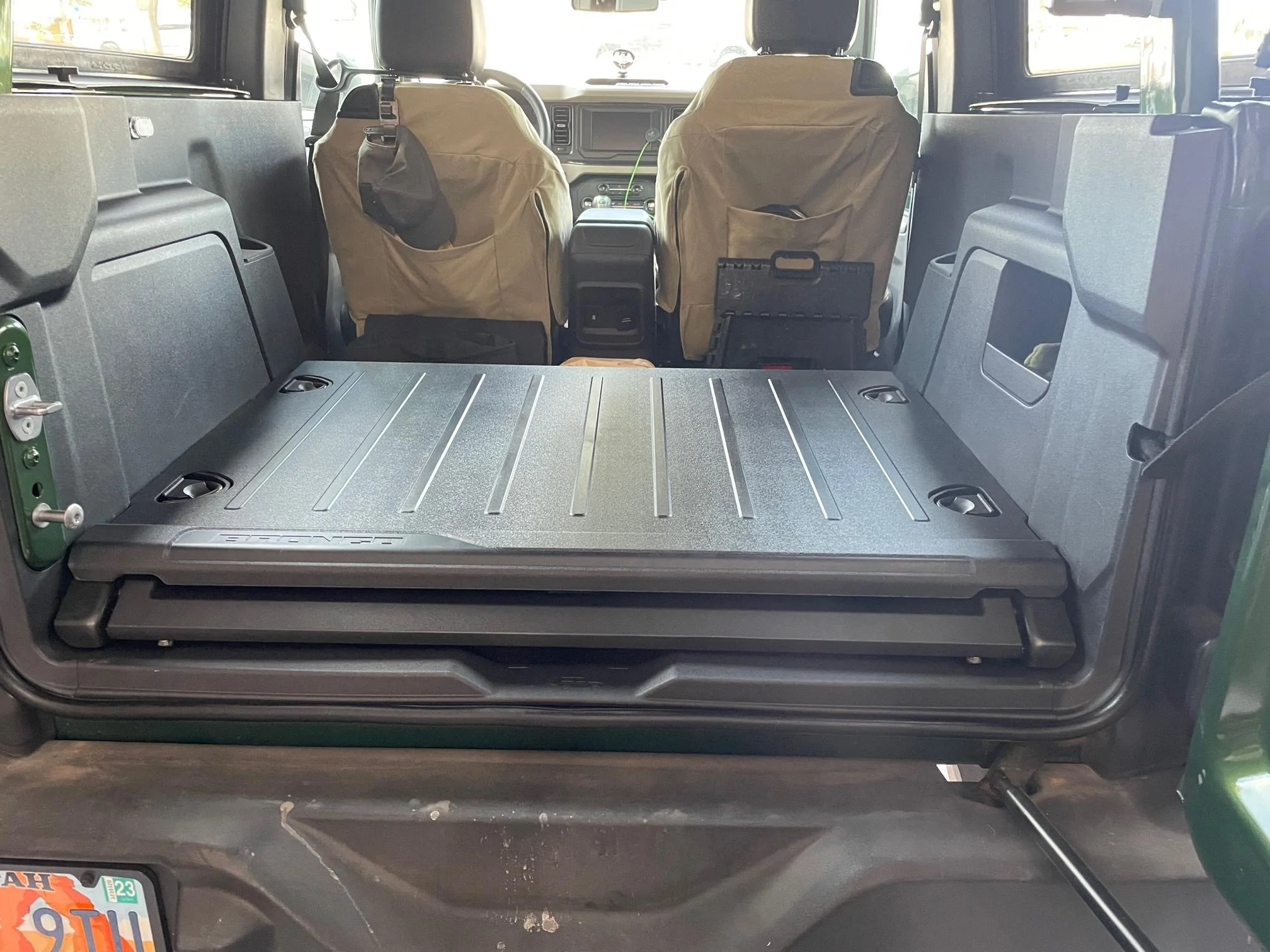 Ford Bronco 2 Door Slideout Tailgate IMG_5845