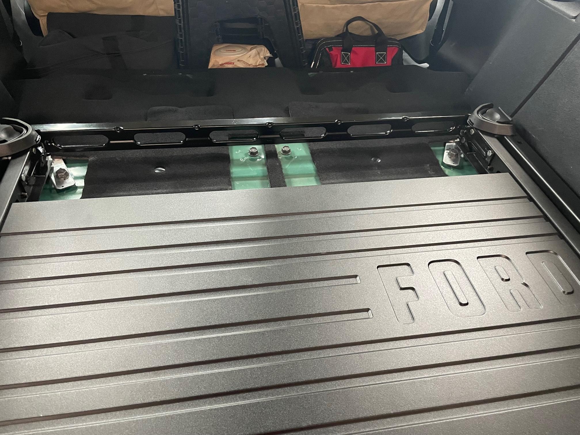 Ford Bronco 2 Door Slideout Tailgate IMG_5853