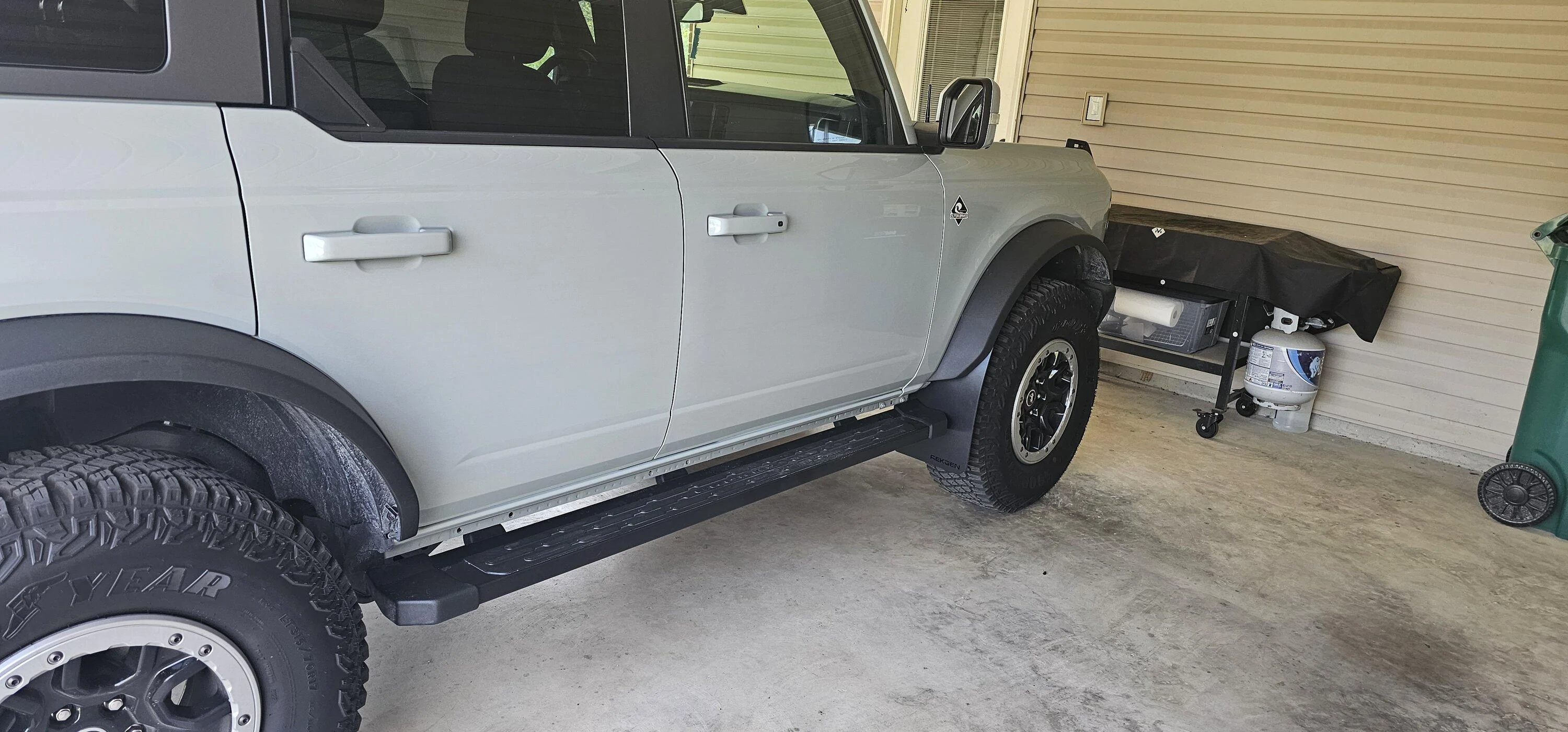 Ford Bronco Mud flaps that fit without installed running boards? 20230312_151525