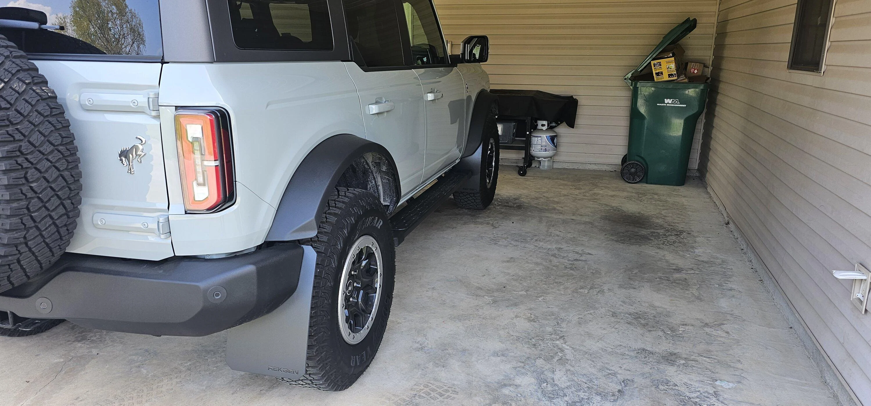 Ford Bronco Mud flaps that fit without installed running boards? 20230312_151541
