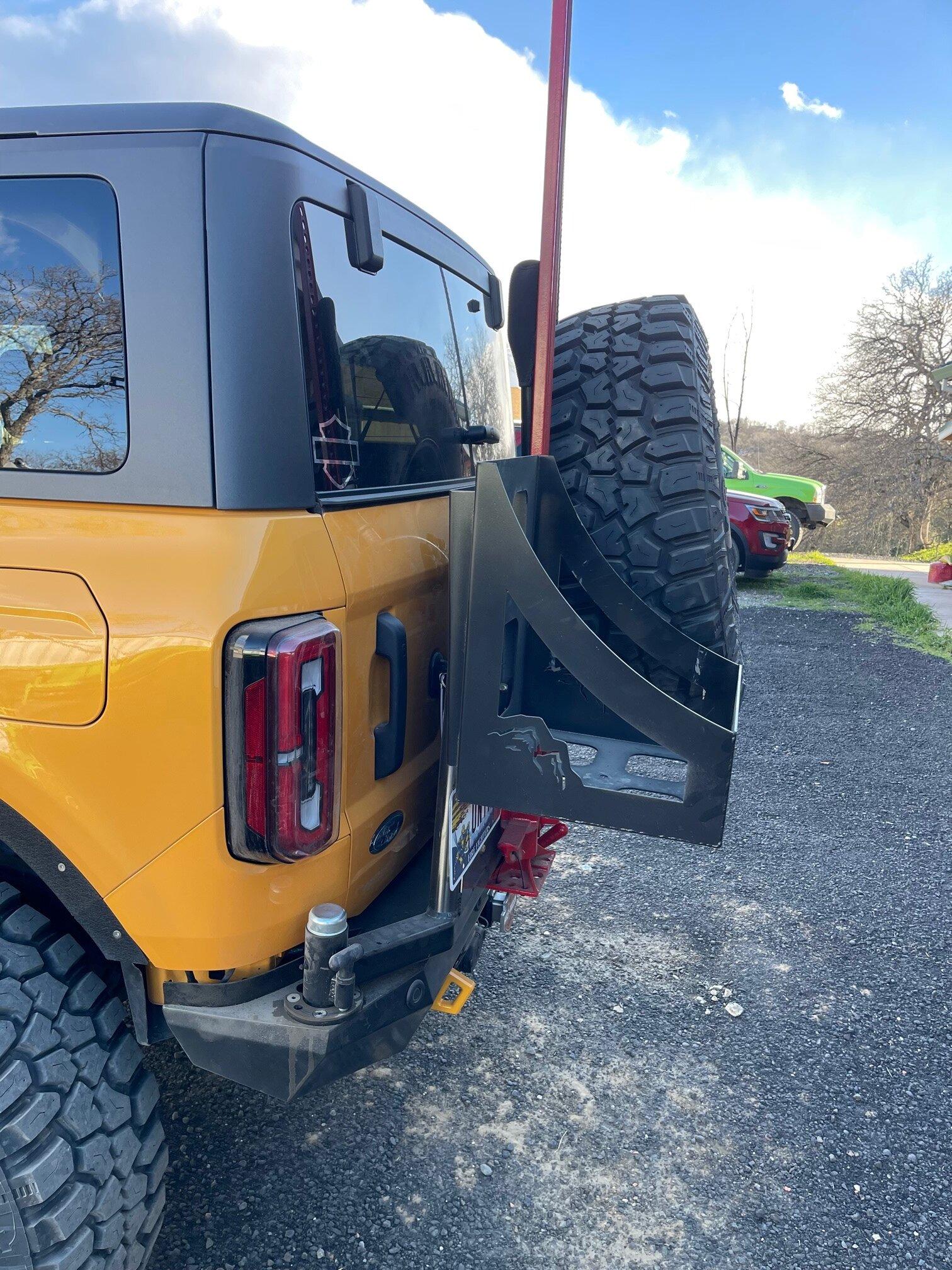 Ford Bronco Installed SRQ FABRICATION rear bumper with swing outs -- review and photos svl