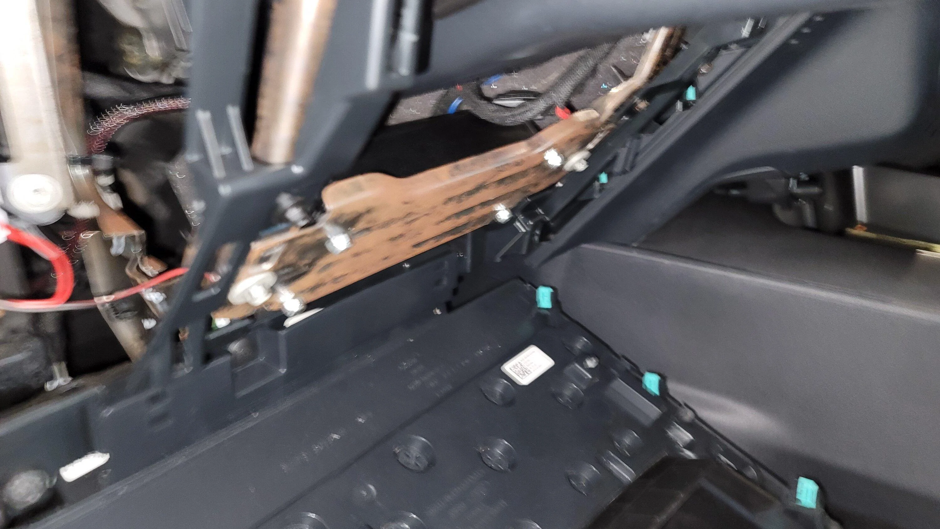 Ford Bronco Anyone install Kicker key  500 amp under the dash? 20230313_190407