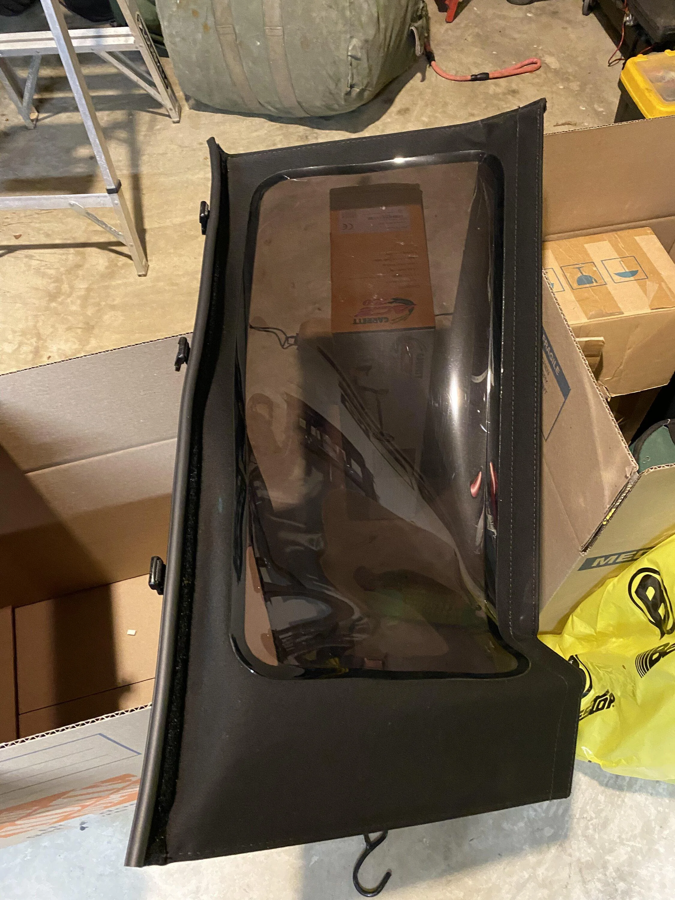 Ford Bronco 2022 Bronco plastic windows 46C75FBE-F507-47DE-9CE3-EC15BA8360C2