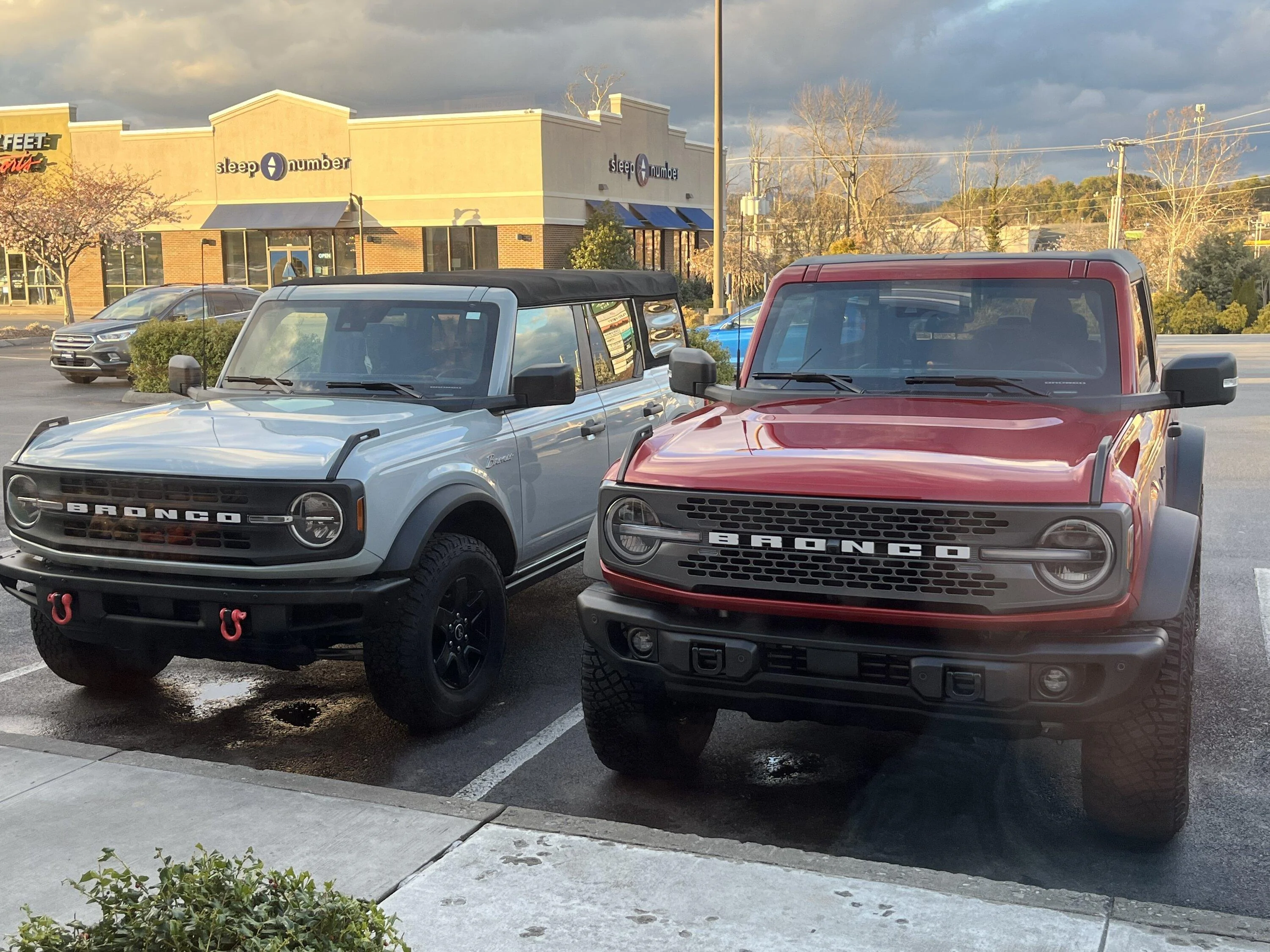 Ford Bronco You can’t beat the SOFT top! 0B11F5DE-5382-4923-B304-8FC4DB1B1A17