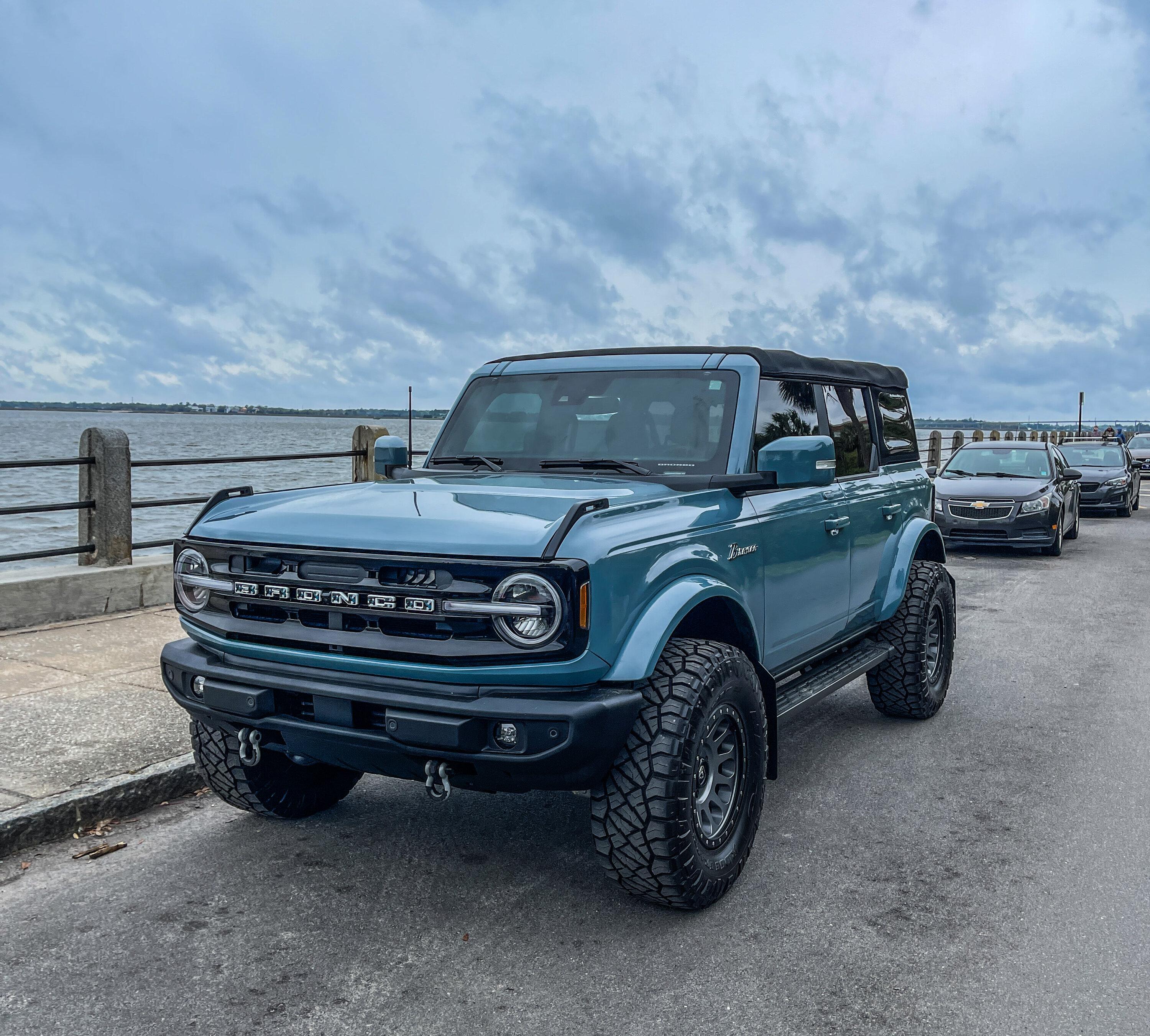 Ford Bronco AREA 51 Bronco Club 96D18808-2379-4E5F-9778-A67E35D27E86