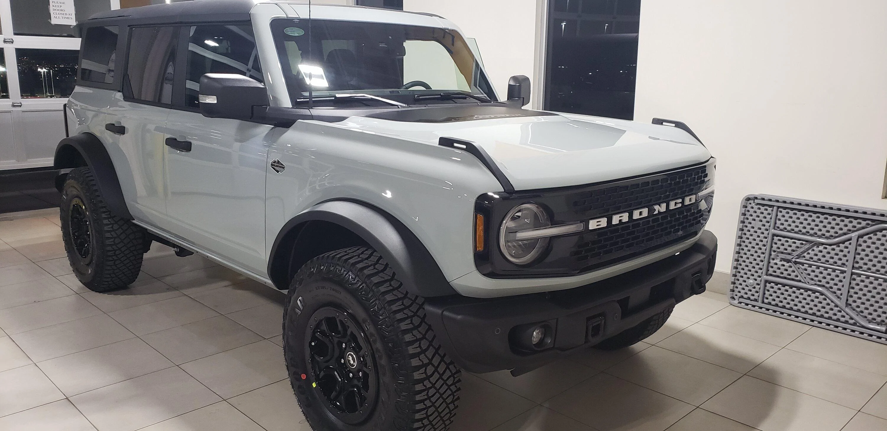 Ford Bronco CACTUS GRAY Bronco Club 20221229_175247