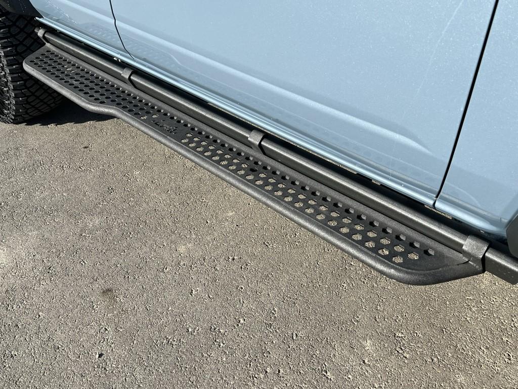 Ford Bronco WTS: IAG Side Steps for 4dr IMG_5411 (Medium).JPEG