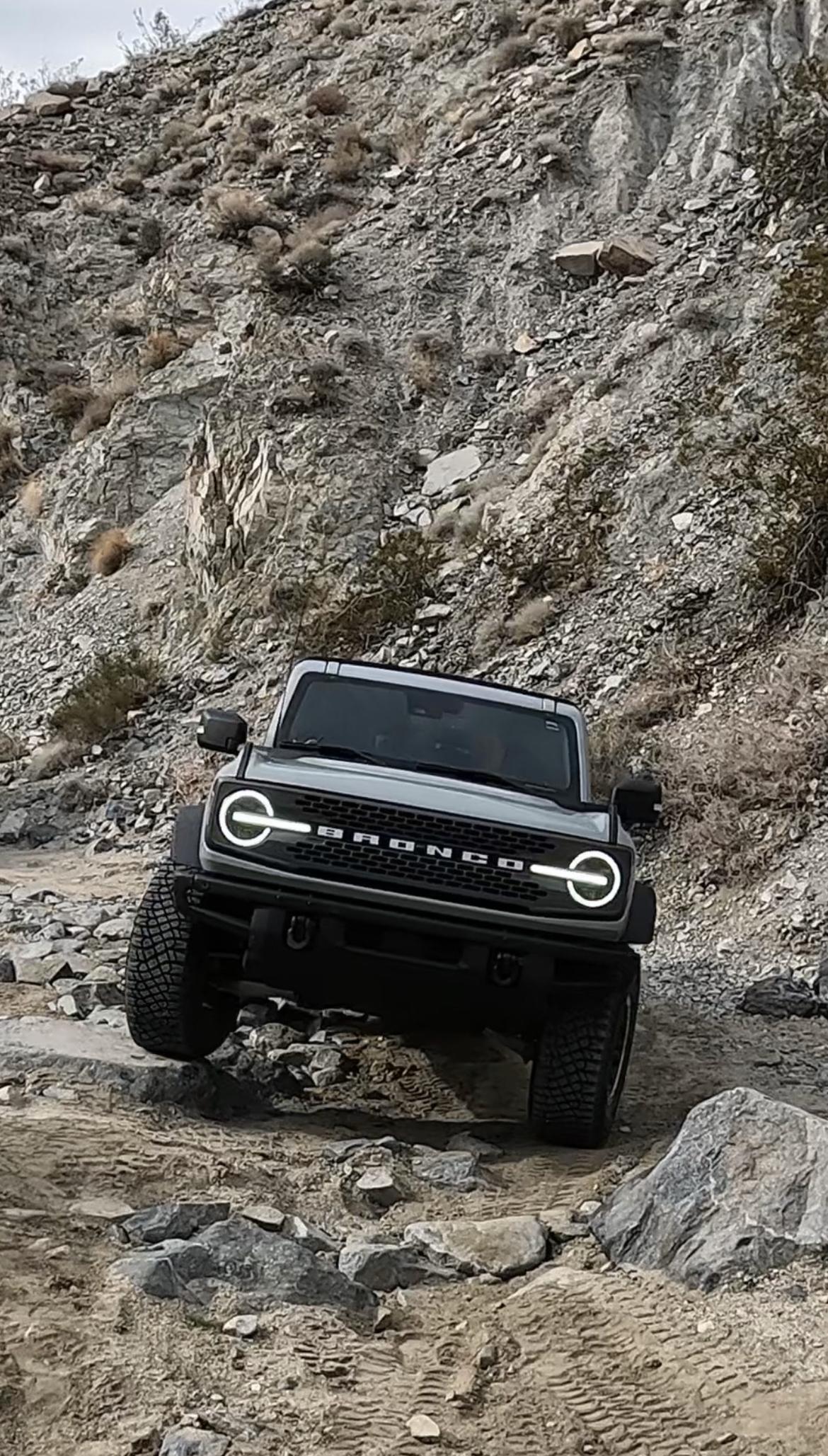Ford Bronco Cactus Gray Badlands off-roading through Joshua Tree National Park (video) 97954700-EF69-4E1C-94F9-CD984F1E8C5A