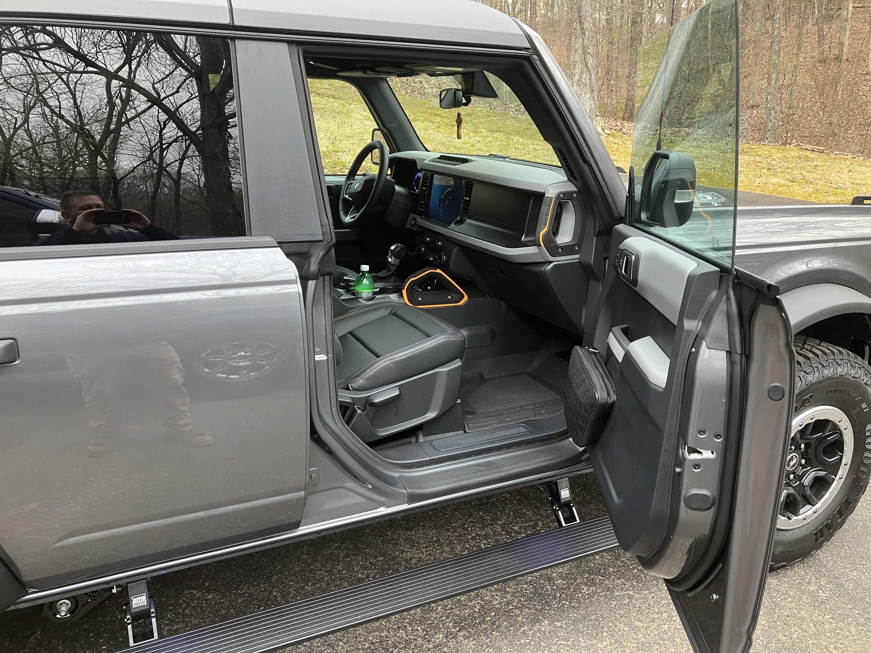 Ford Bronco GoRhino E1 Electric Steps installed 00159955-69D8-452C-9268-D0B8F66B18B7