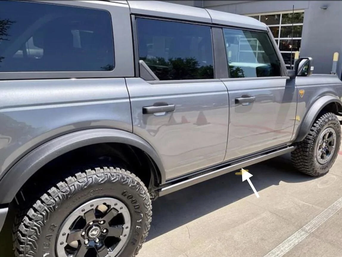 Ford Bronco GoRhino E1 Electric Steps installed E8DC59DF-F90F-4F06-AA99-5821D511FB37