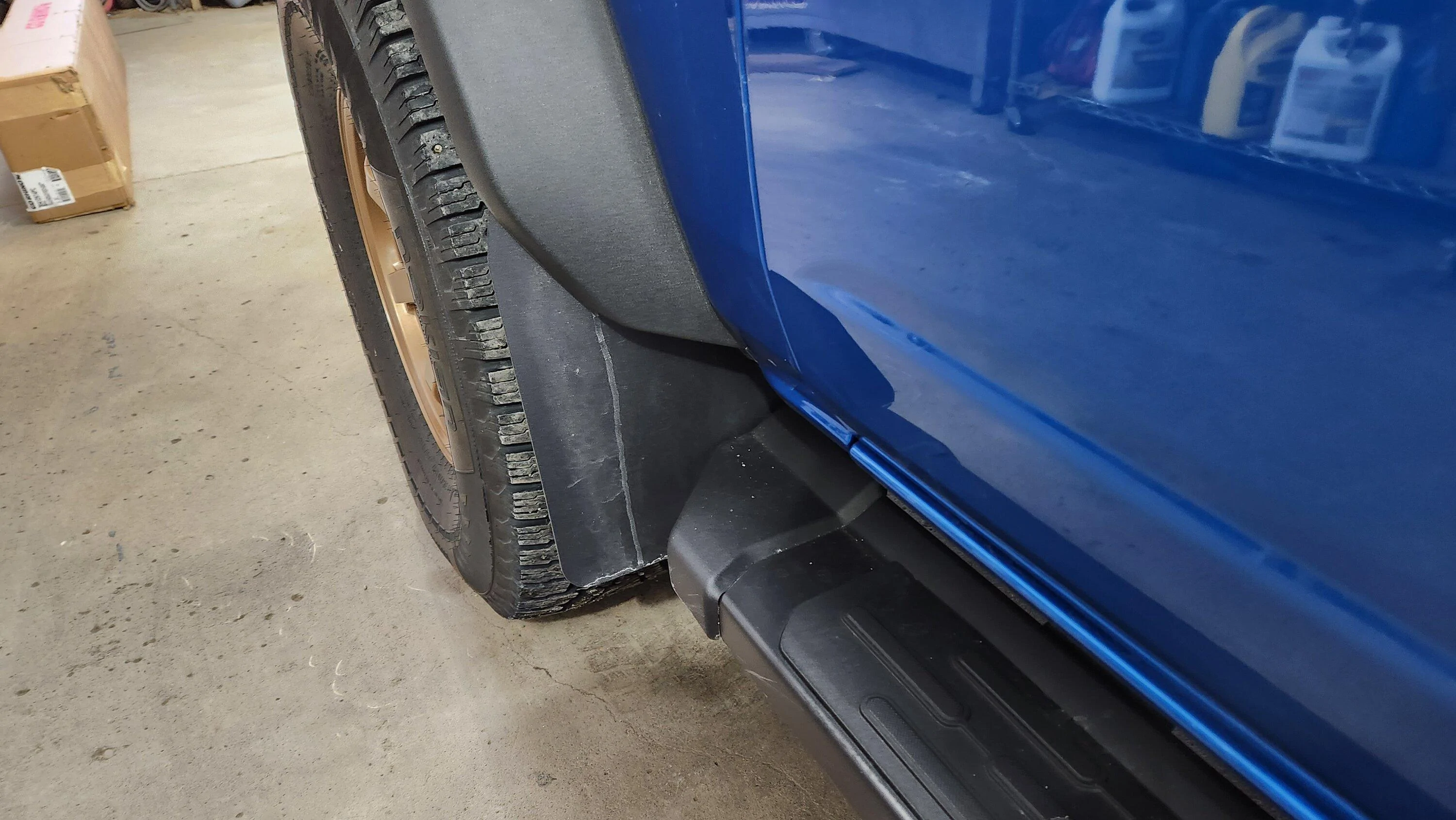 Ford Bronco GoRhino E1 Electric Steps installed 20230315_175117