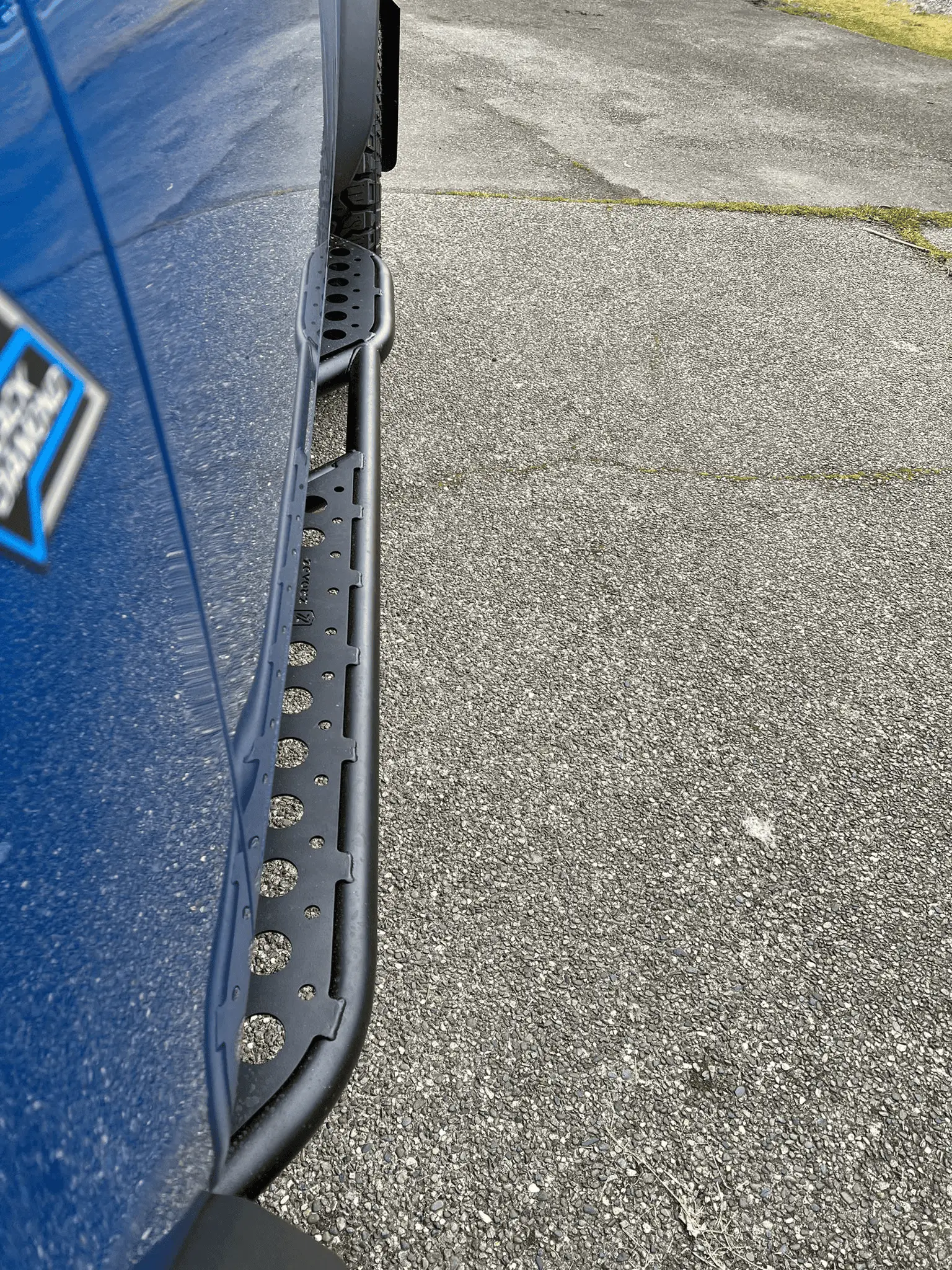 Ford Bronco ZROADZ TRAILX R1 Series Rock Slider Side Step installed on Black Diamond 1679117813740