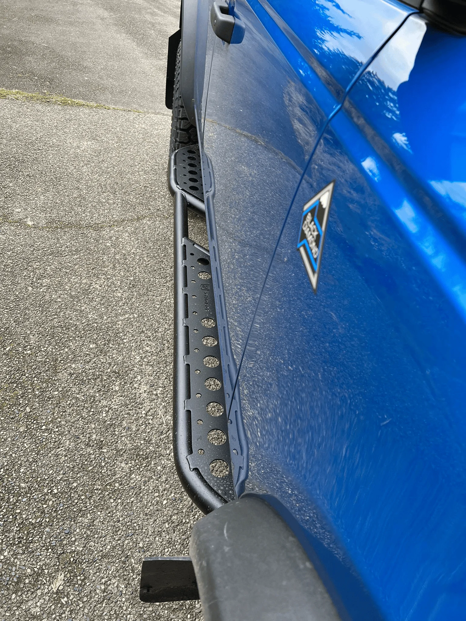 Ford Bronco ZROADZ TRAILX R1 Series Rock Slider Side Step installed on Black Diamond 1679117855029