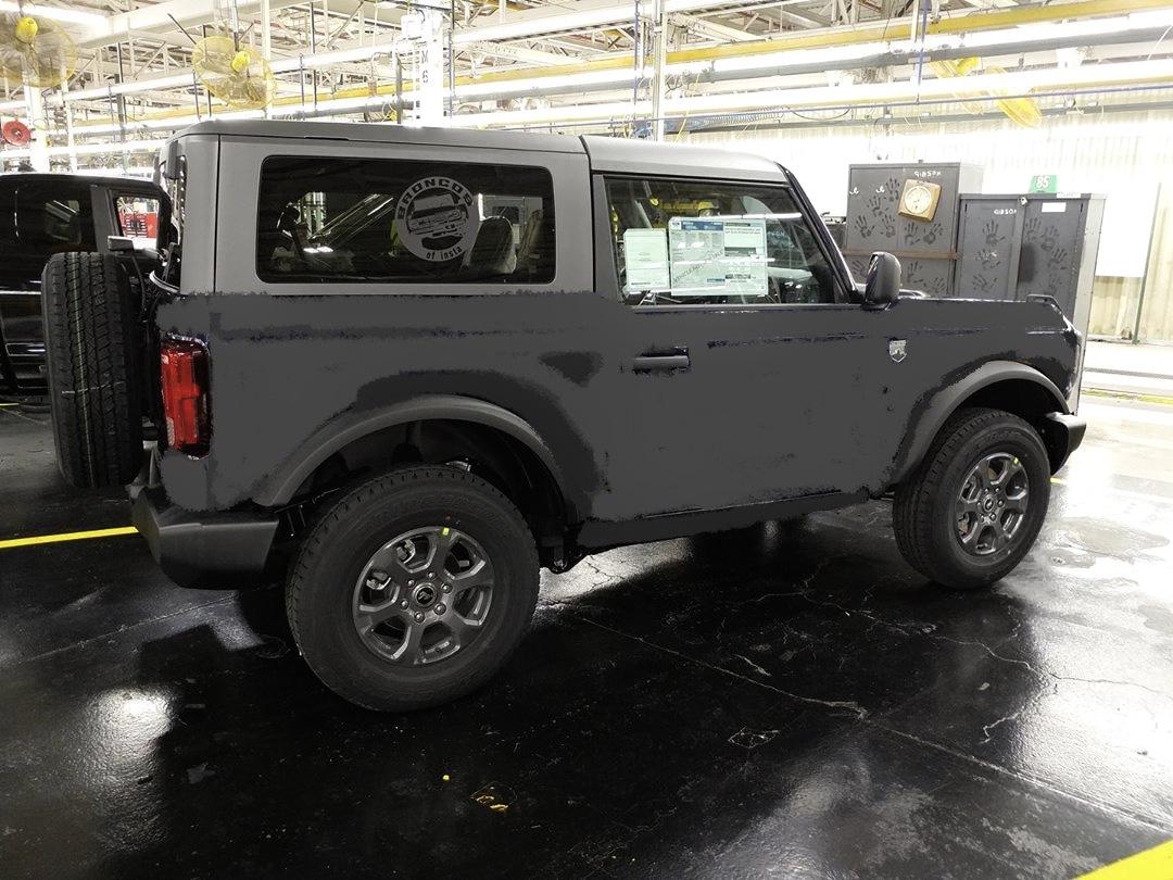 Ford Bronco Carbonized Gray Paint Thread B452669C-BD1A-4D66-A95F-EF192F3AE9CF