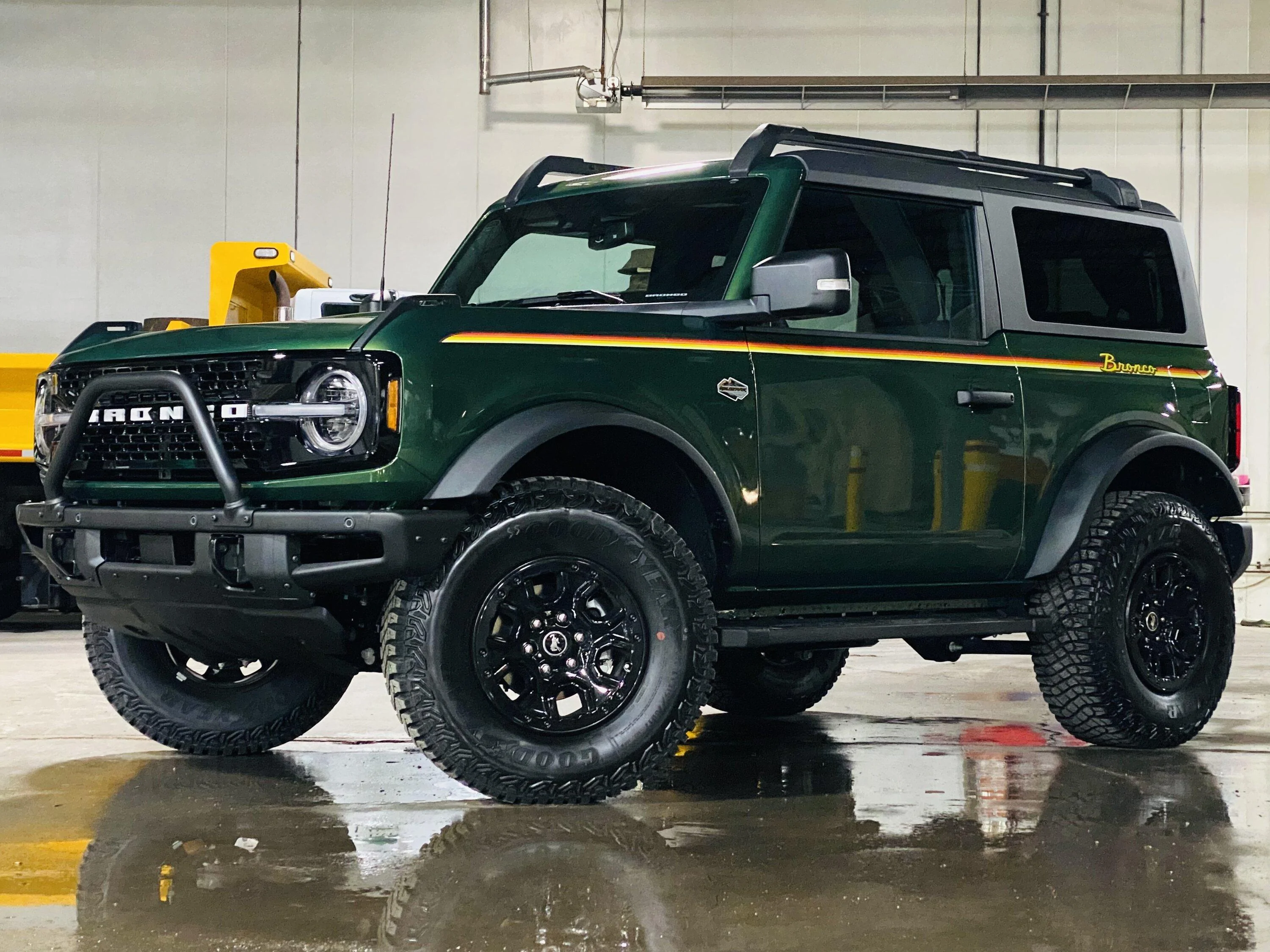 Ford Bronco Boring paint options? FC123938-BC2E-4288-B238-4372B2E19440