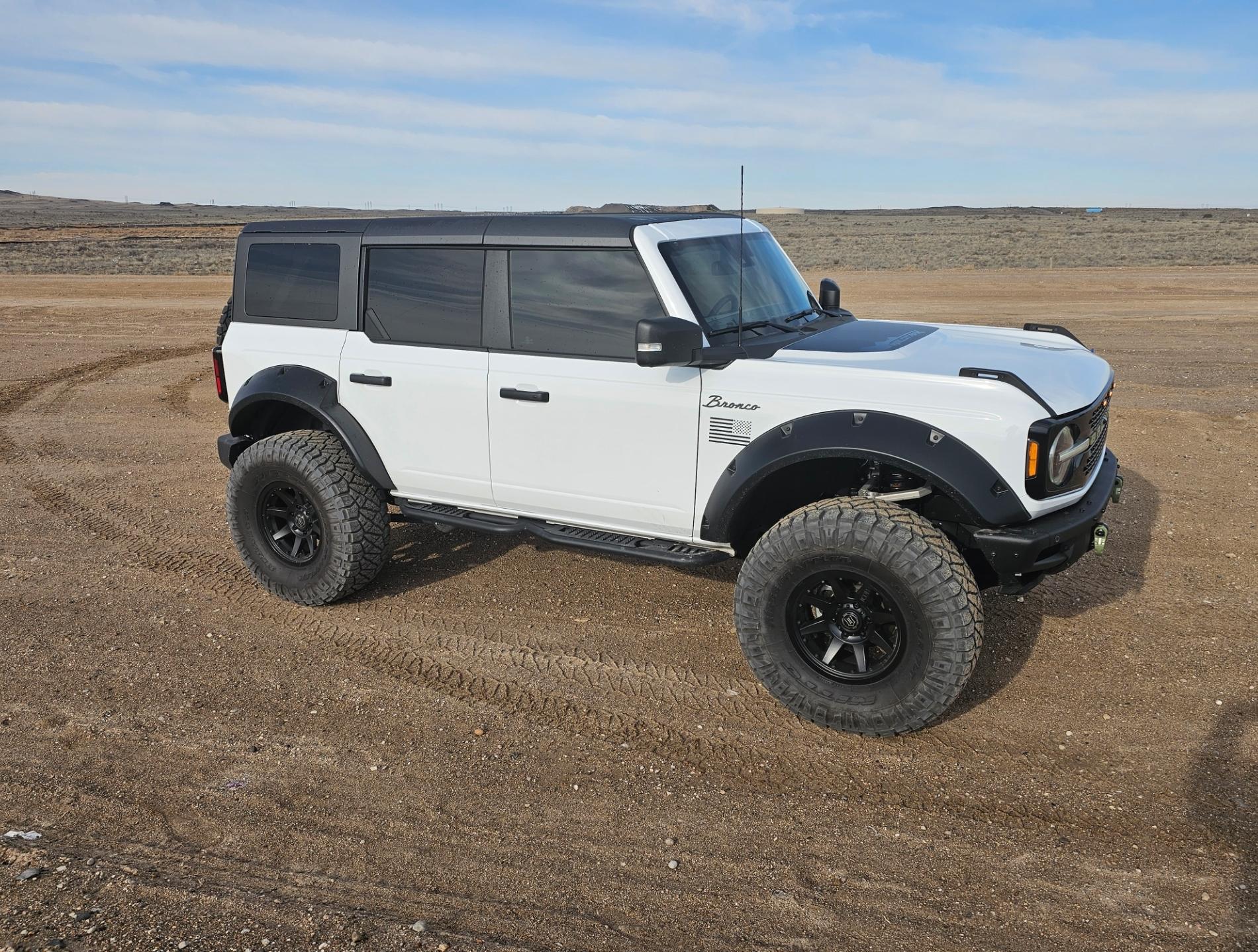 Ford Bronco Bushwacker fender flares Installed today. Screenshot_20230319_094030_Gallery