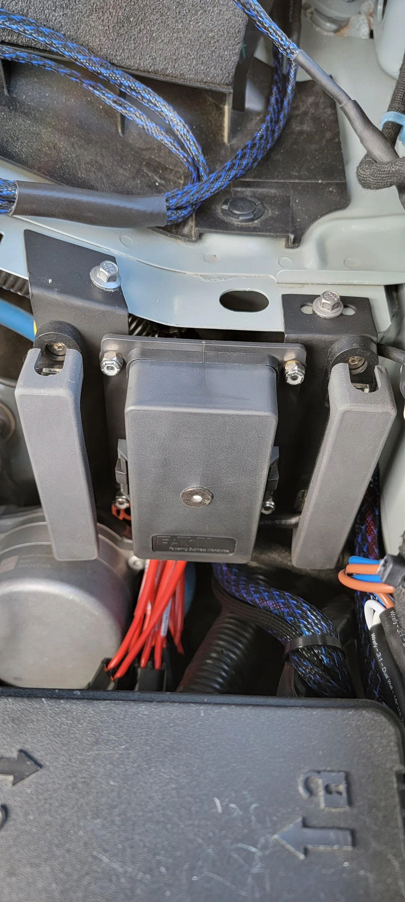 Ford Bronco Project: 100% waterproof fuse box for my off-road lights 20230319_161736