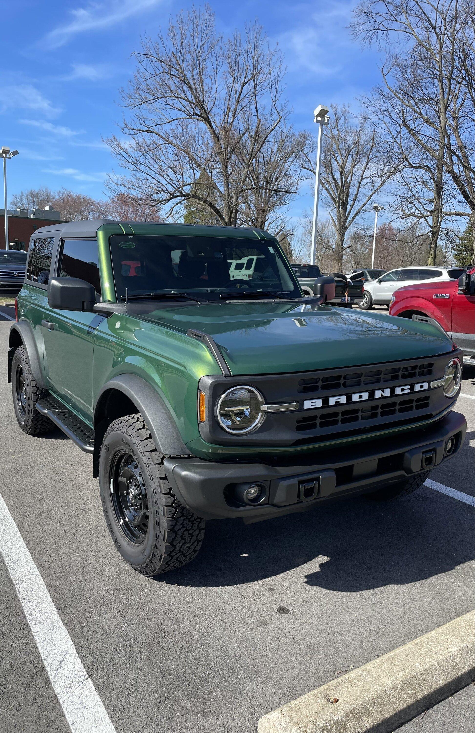 Ford Bronco 2022 Black Diamond 2-Door 7MT IMG_6188