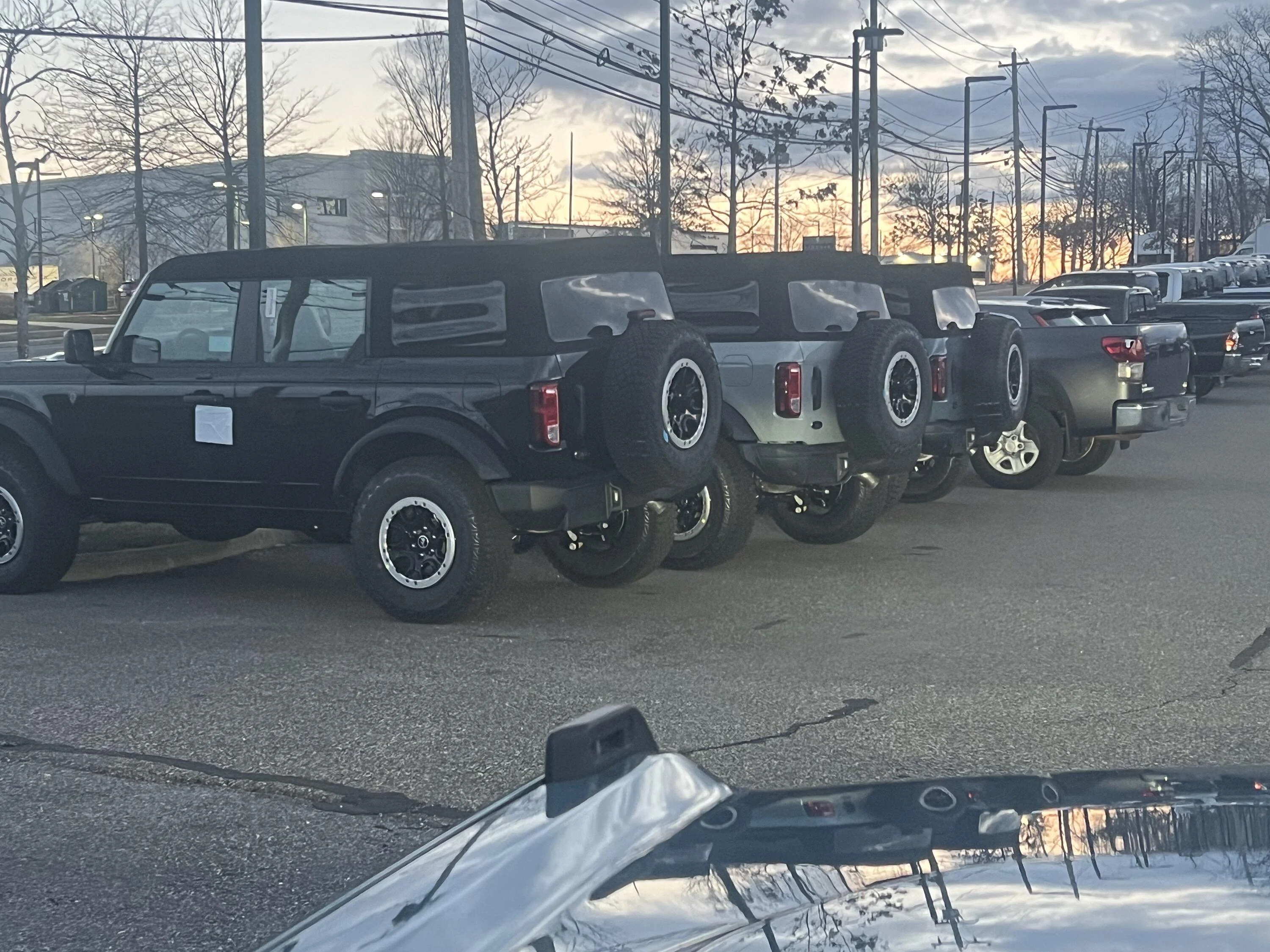 Ford Bronco REMINDER: 2023 Bronco Order Banks Opens 3/27 for 24 hours Only. Base Model, Everglades, Manual Transmission Won't Be Available EB0738C6-339B-401D-ACB6-AE7818997228