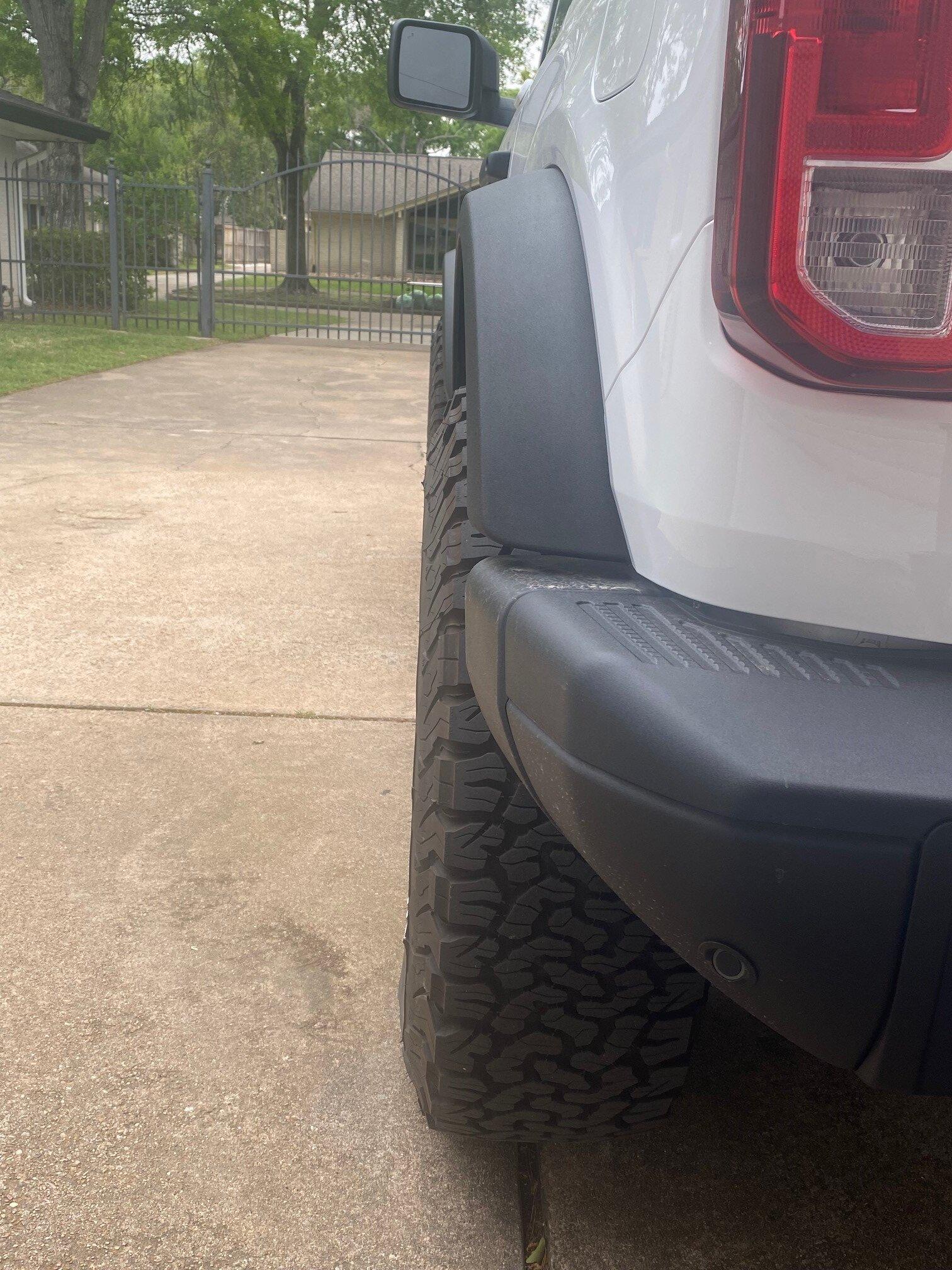 Ford Bronco 17x9 wheels: 1mm vs -12mm offset B1