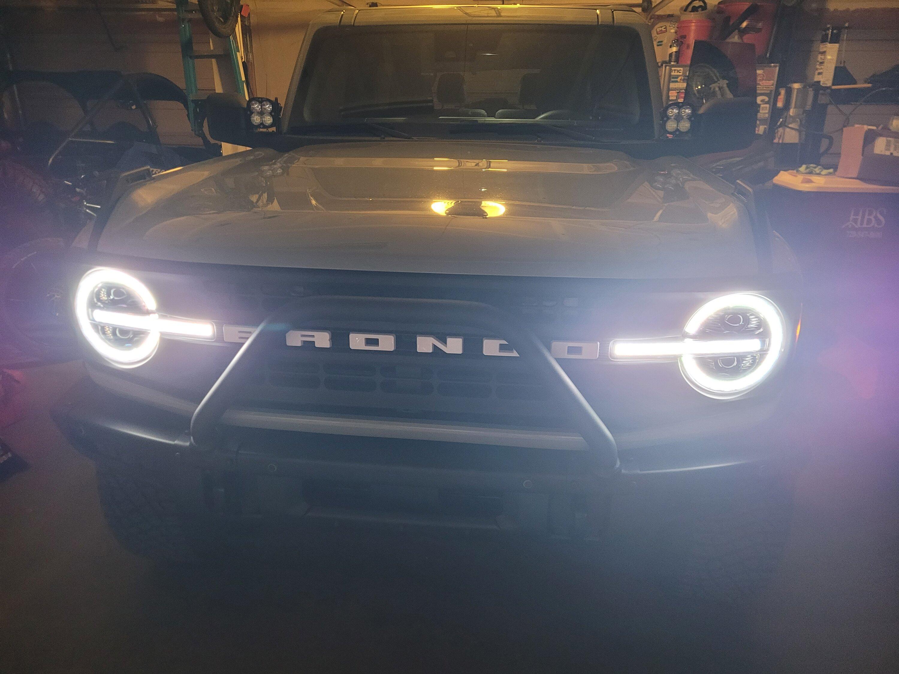 Ford Bronco 2023 2-Door Base FakeSquatch build Bronco lights