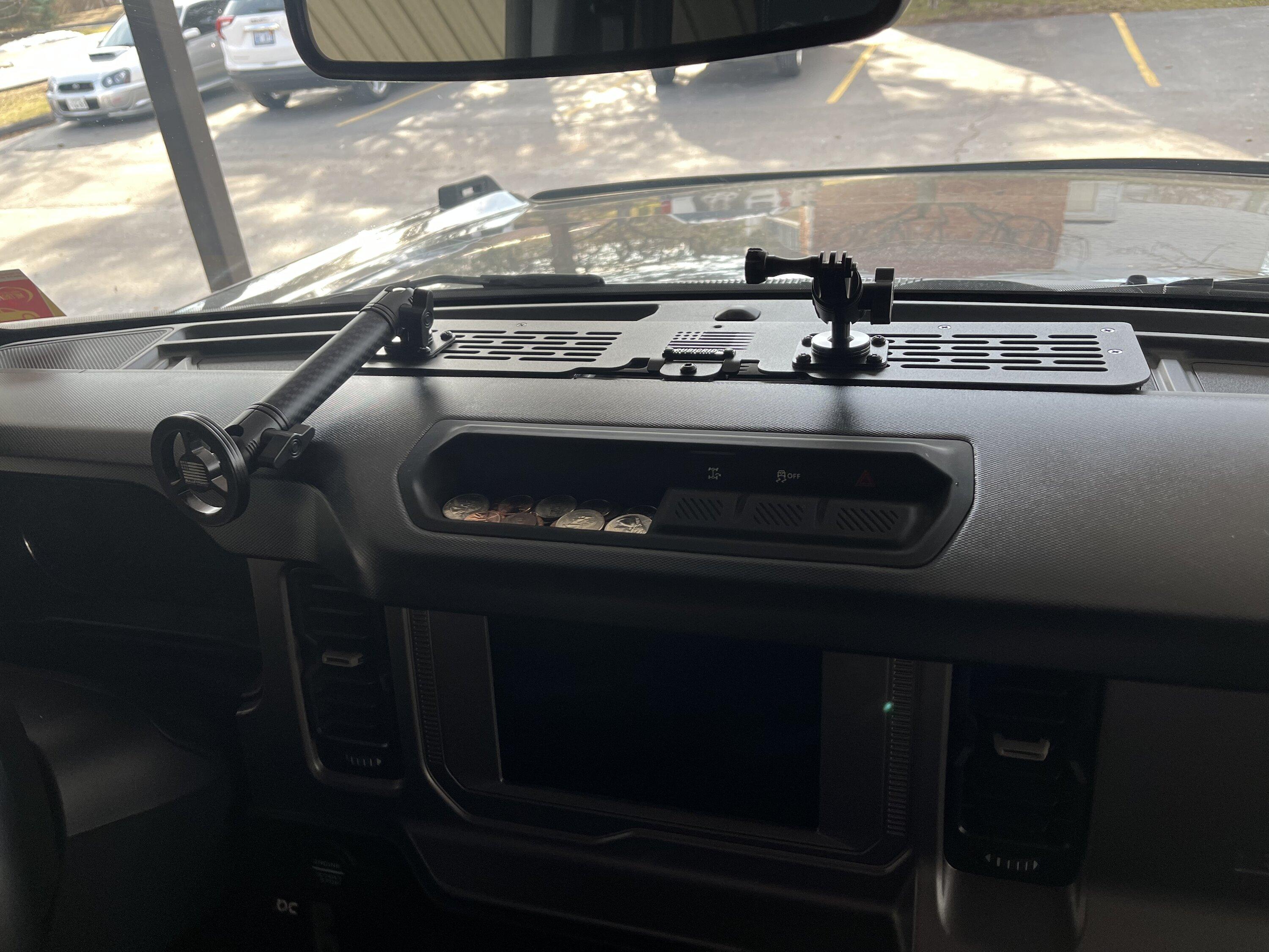 Ford Bronco Bulletpoint RubiGrid Dash Mount installed 5951297A-D868-492B-8710-8961539006DF
