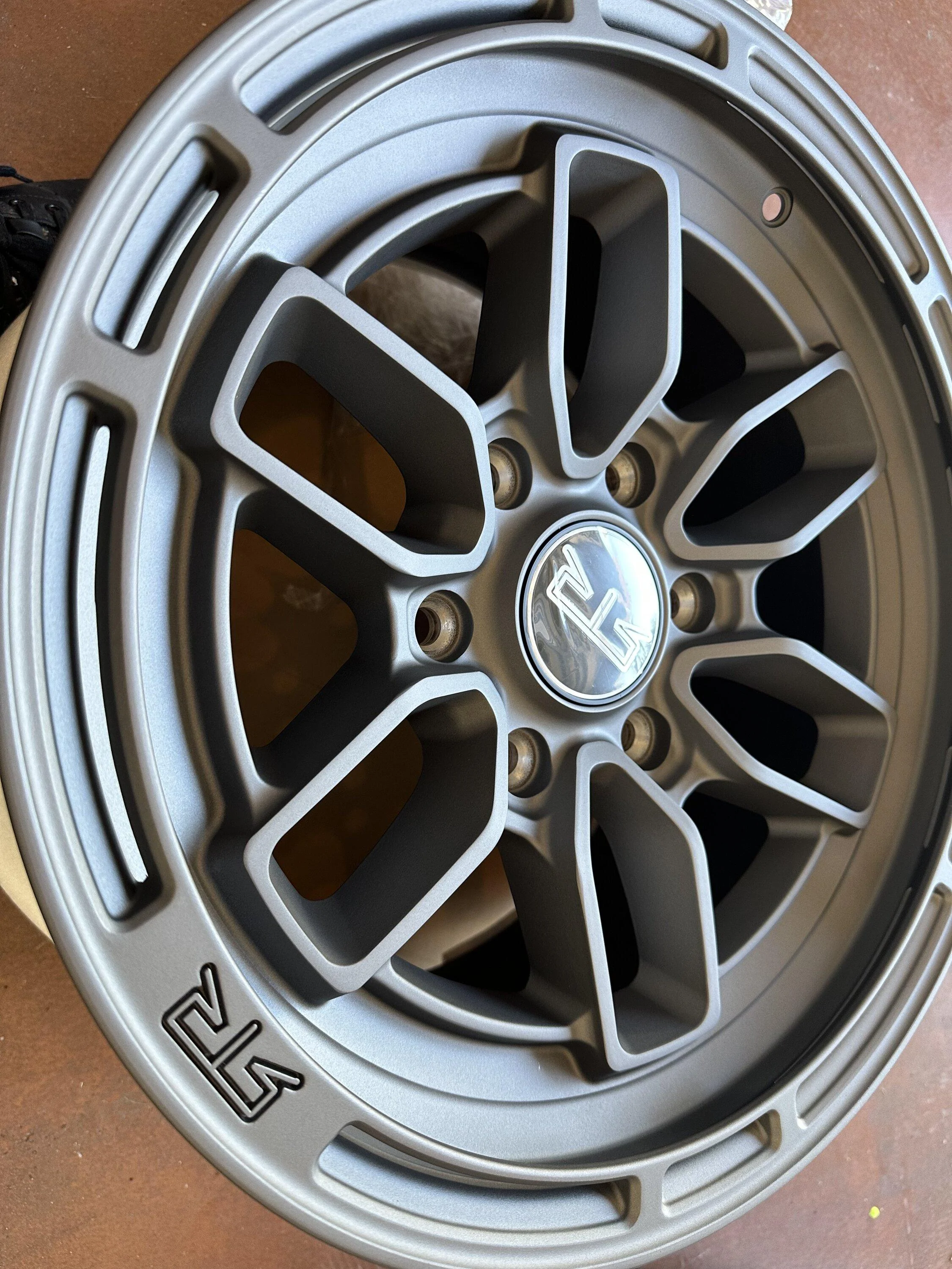 Ford Bronco RTR EVO 6 Wheels C266E0E1-4E94-4524-90ED-A81D1C7146D9