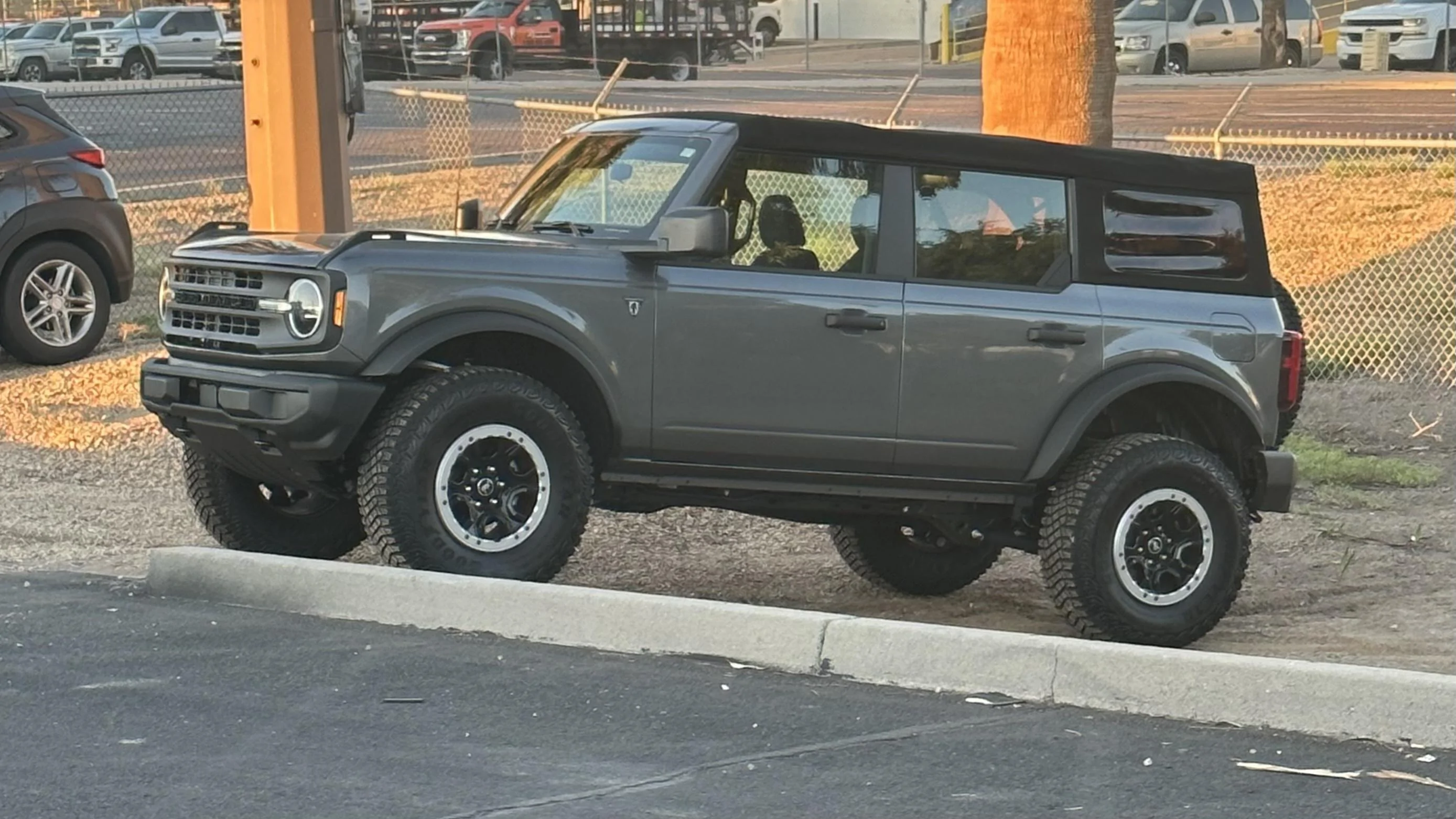 Ford Bronco Boring paint options? 90CFF510-0DDD-47DD-B5D6-A8C98D5C454F