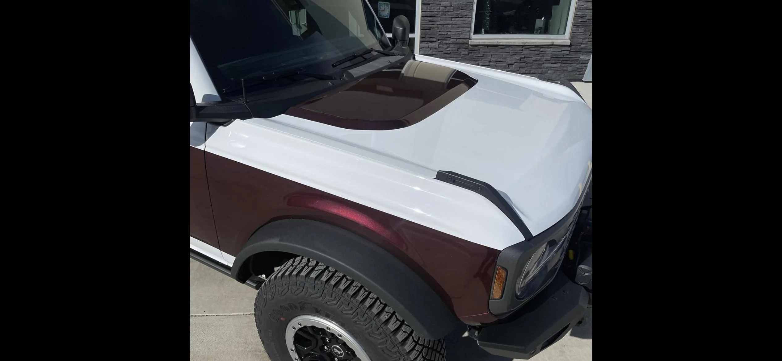 Ford Bronco Bronco Team 2 door. view 1