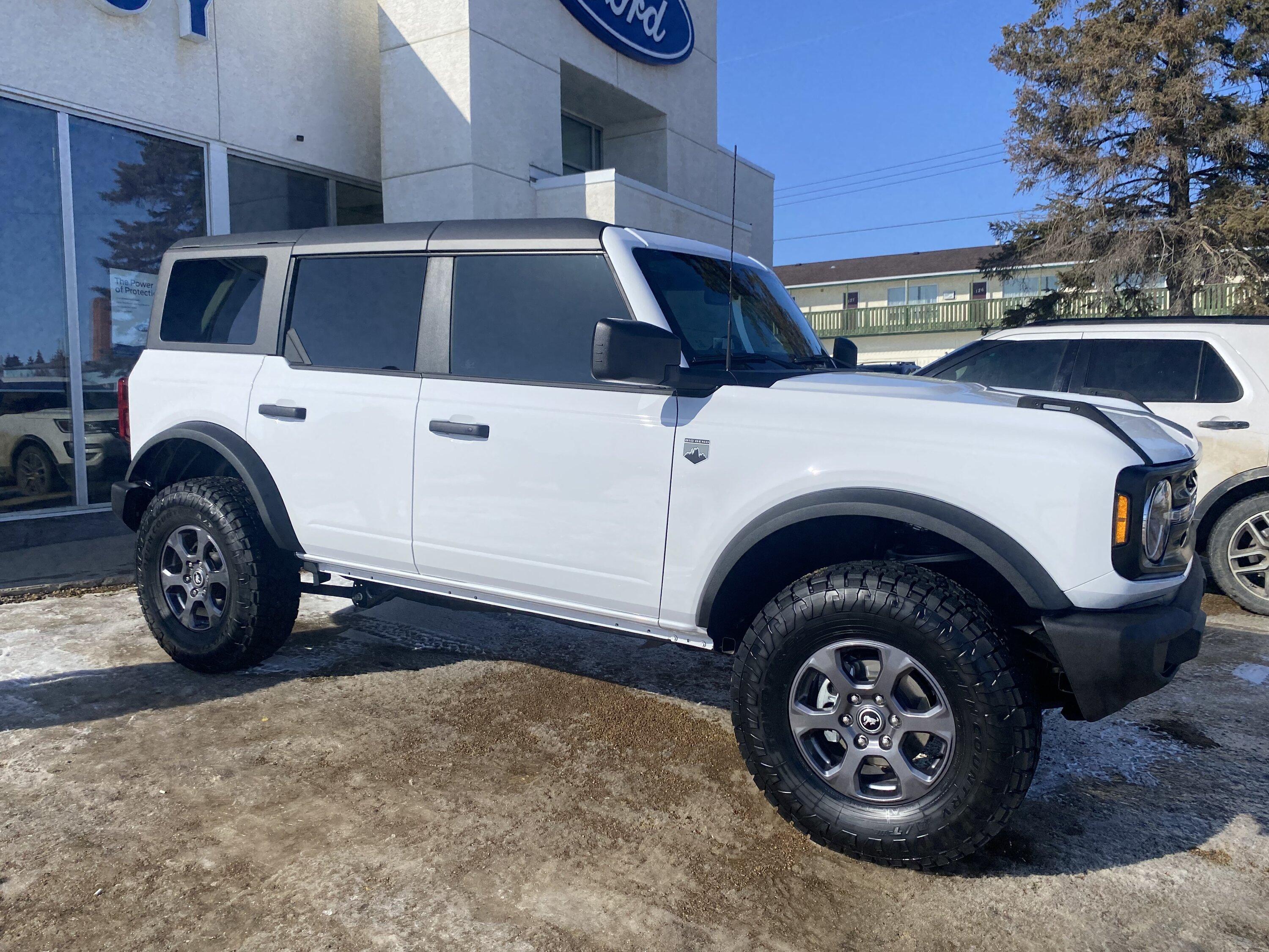 Ford Bronco OXFORD WHITE Bronco Club 8AEC6FD4-D097-4739-AC17-F231D79B7596