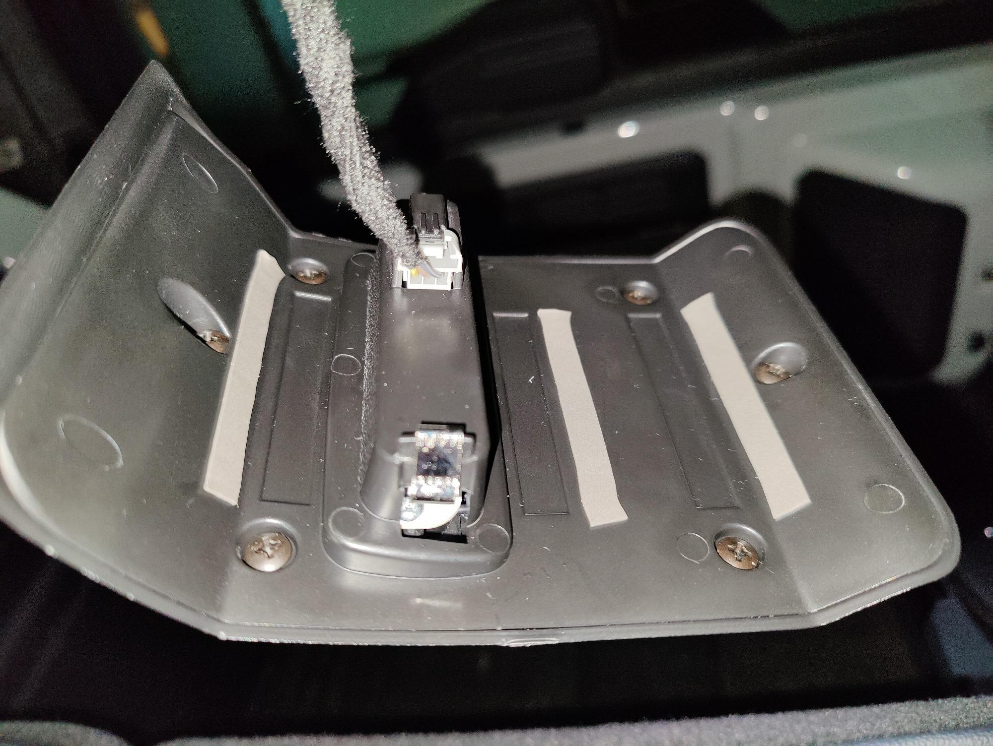 Ford Bronco Installed Mabett back seat/cargo area ceiling light IMG_20230318_134726-2