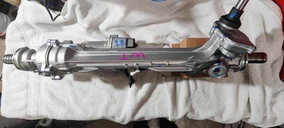 Ford Bronco Hoss 3.0 Rack NB3Z3504M vs. Hoss 4.0 Raptor Rack NB3Z3504B thumbnail (2)