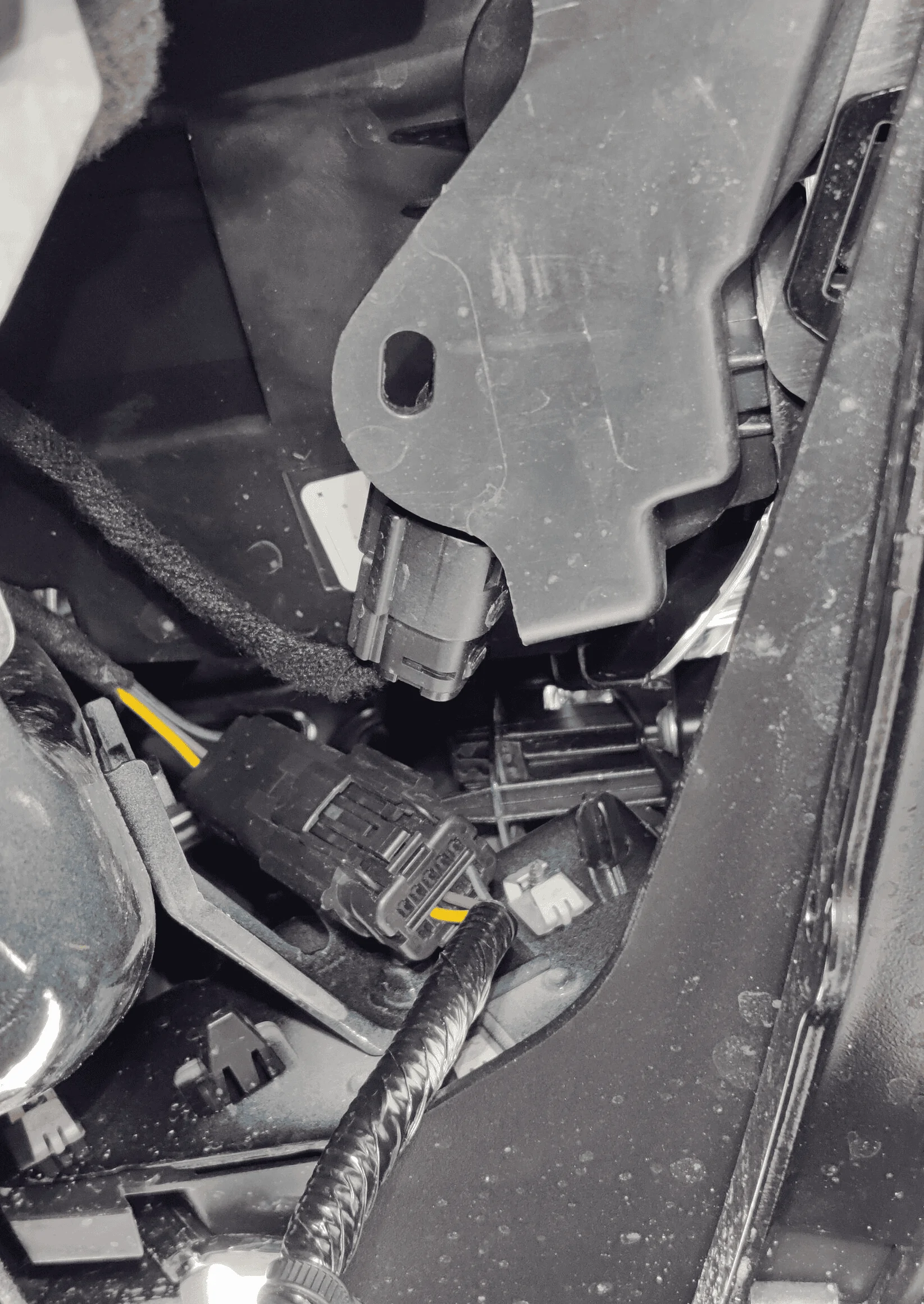 Ford Bronco Updated:Fog lights added and connected to factory connector 1679515028912
