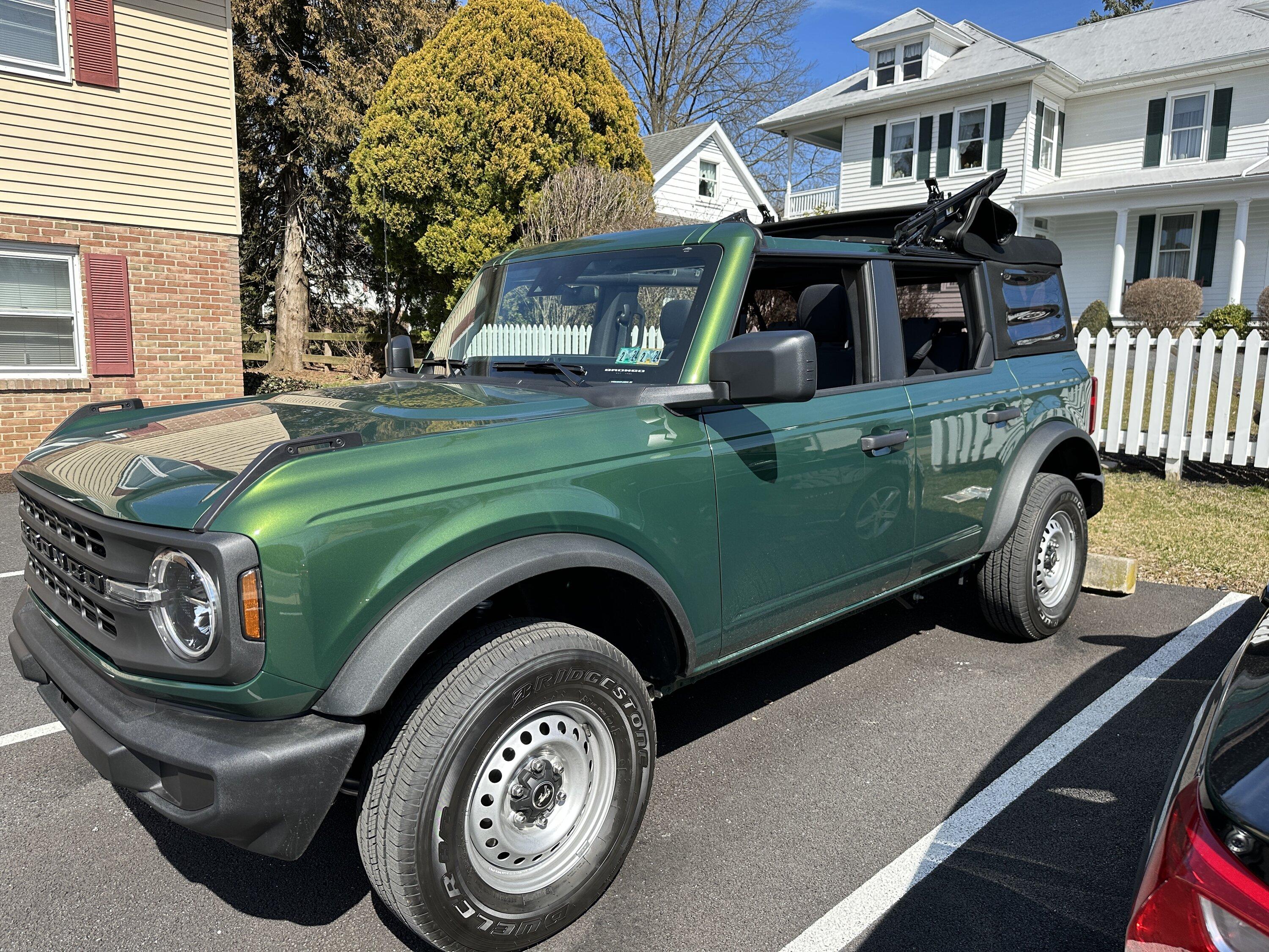 Ford Bronco ERUPTION GREEN Bronco Club 4EB0E811-7B10-4ECC-8994-49031BD5203F