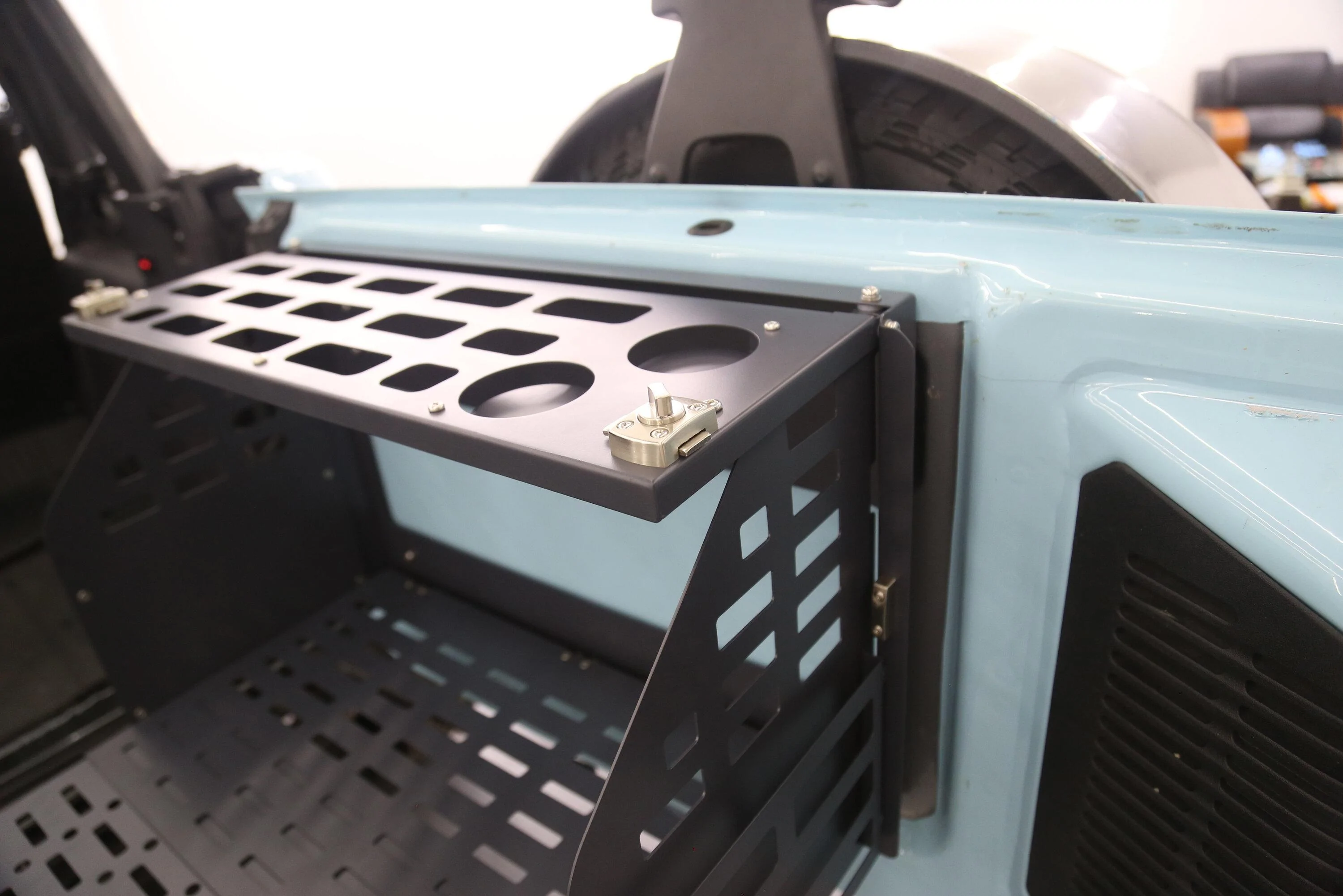 Ford Bronco Mabett Launches V3 Tailgate Table pull-out double-platform! 4 