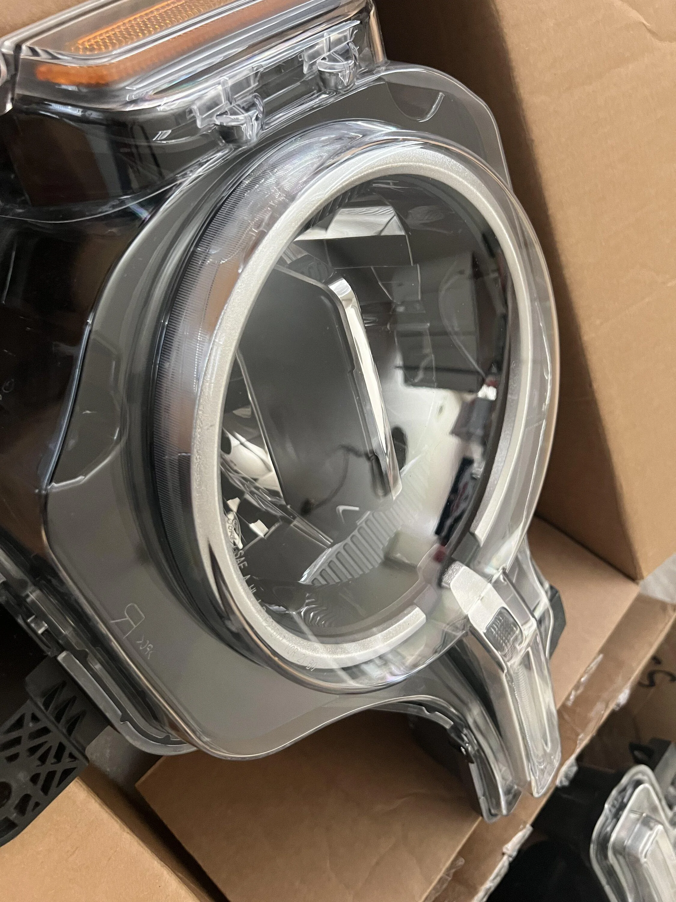 Ford Bronco 2022 Black Diamond Headlights B829B09C-1DE5-48A9-AED0-1449F4414B0E