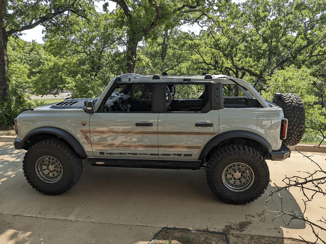 Ford Bronco Put any cool / unique vinyl decals on your Bronco?  Let's see them! 1679667483593