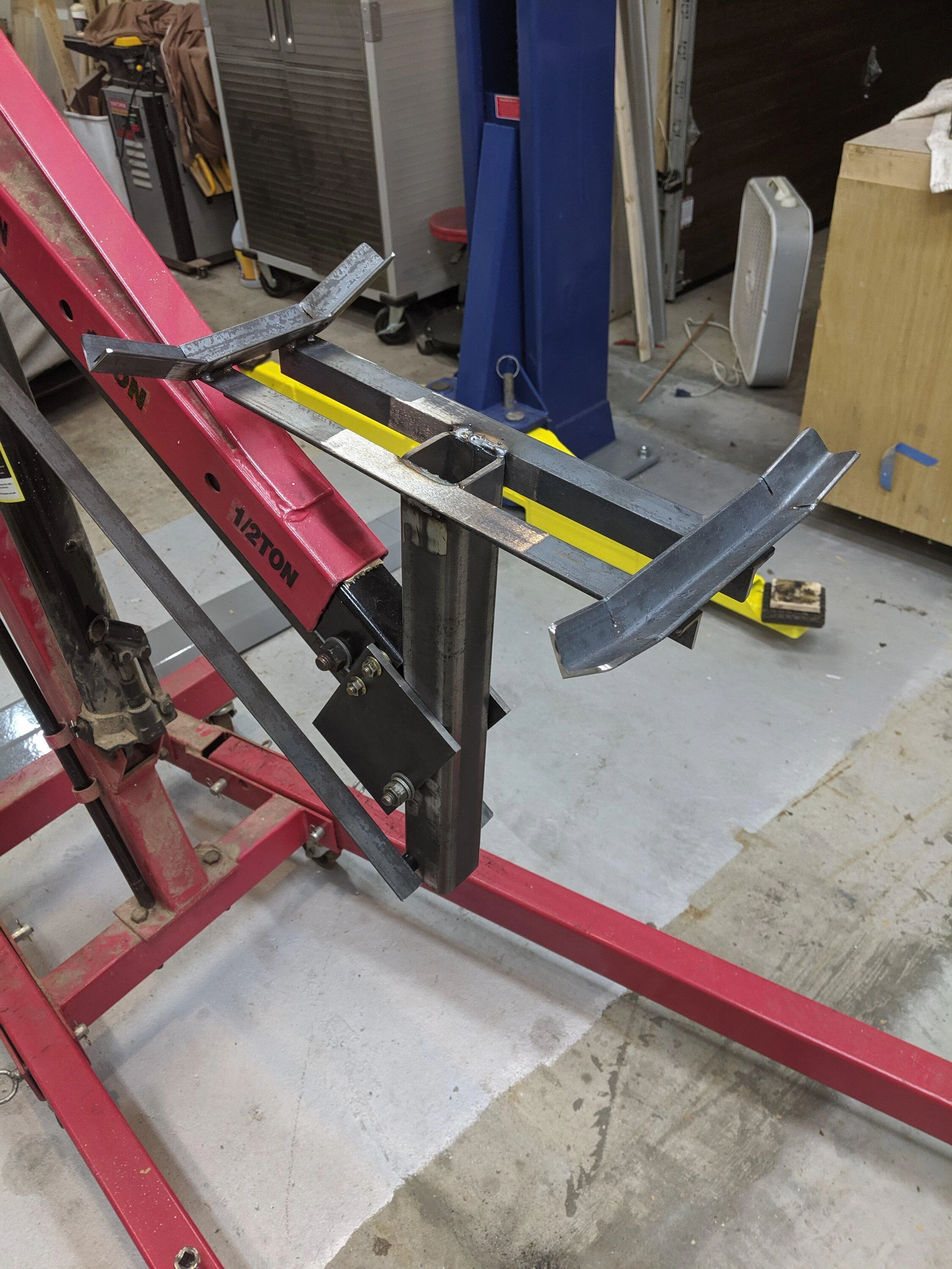 Ford Bronco Dumb or brilliant idea for help removing top?? 896547D8-41DD-4438-8B52-CEF913571464