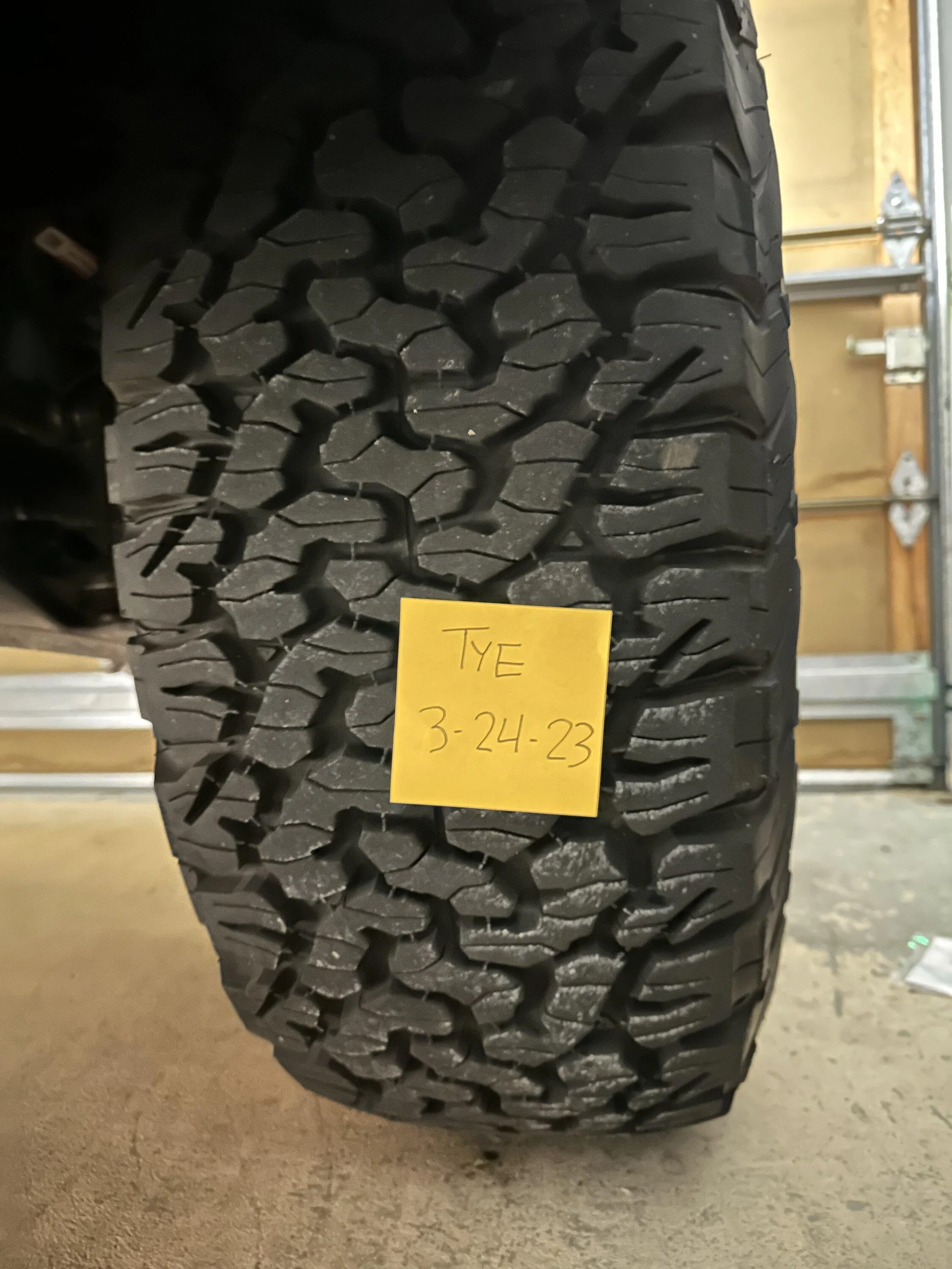 Ford Bronco BFG K02 37x12.5x17  (5) B78EB560-4A1F-4051-BFC0-A672435352F8