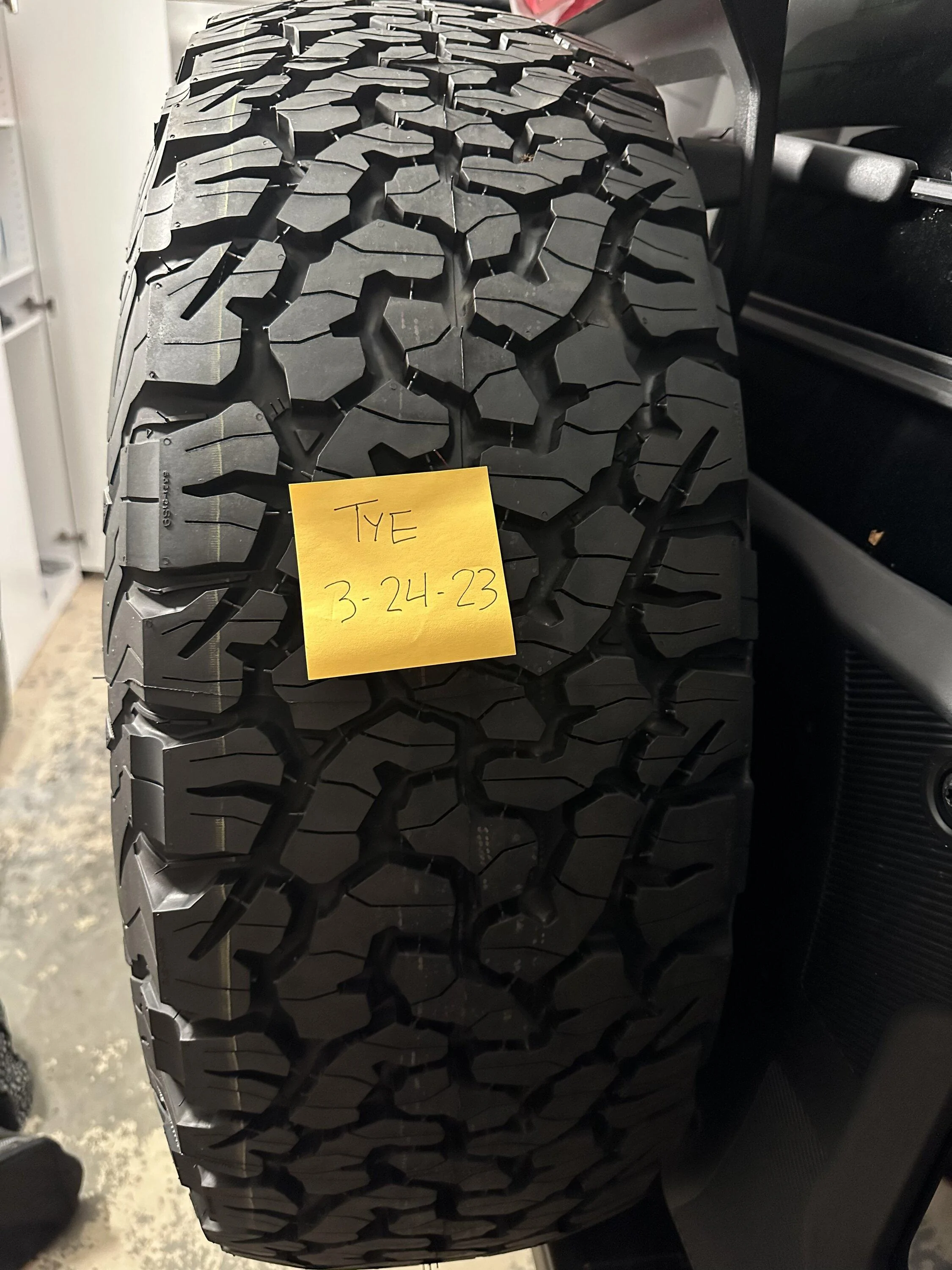Ford Bronco BFG K02 37x12.5x17  (5) 323E0572-A1D9-428F-A4A9-695E625E7F0B