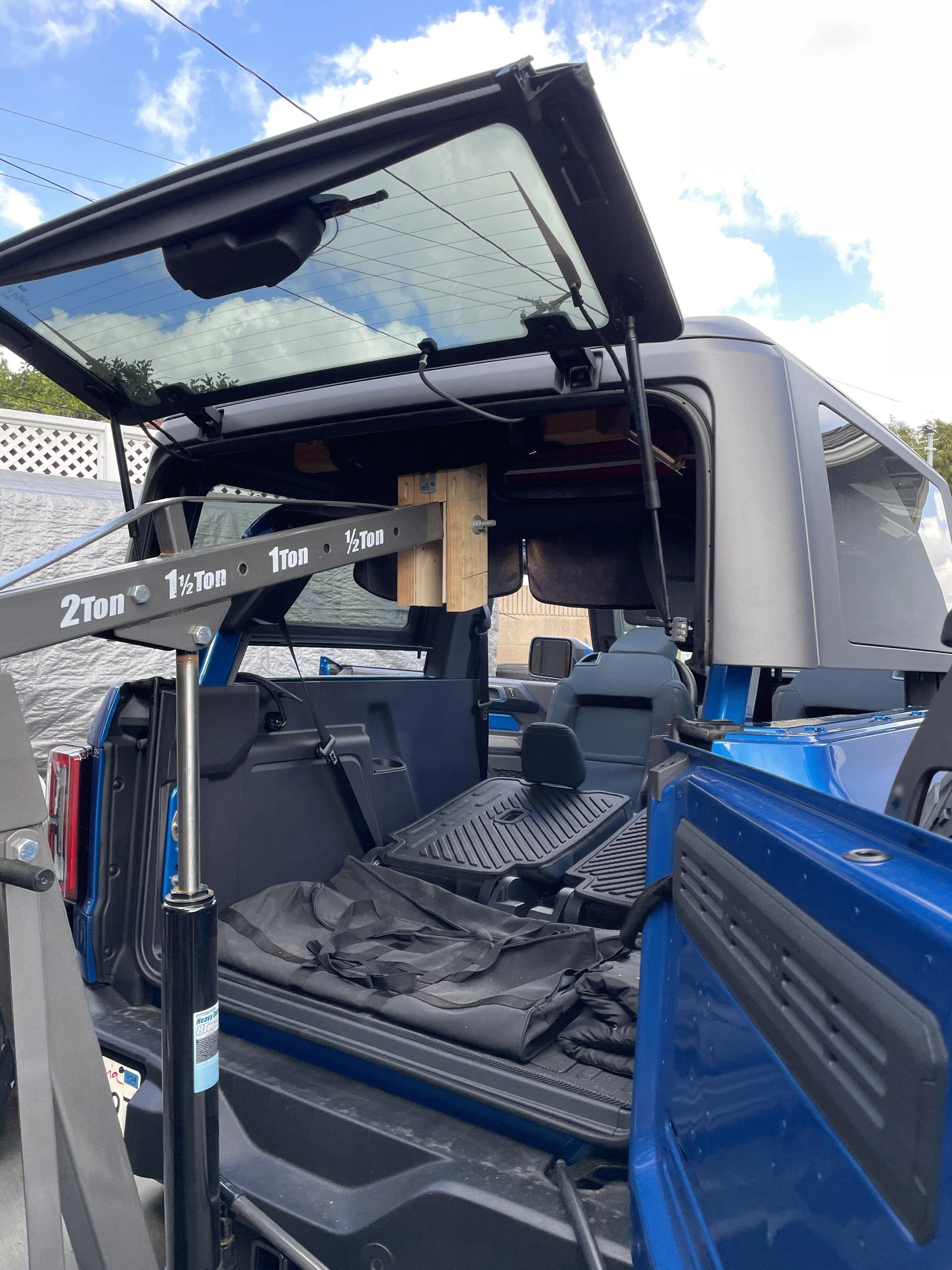 Ford Bronco Dumb or brilliant idea for help removing top?? CD2FB9A9-1519-4ABB-A057-92F18A9699C5