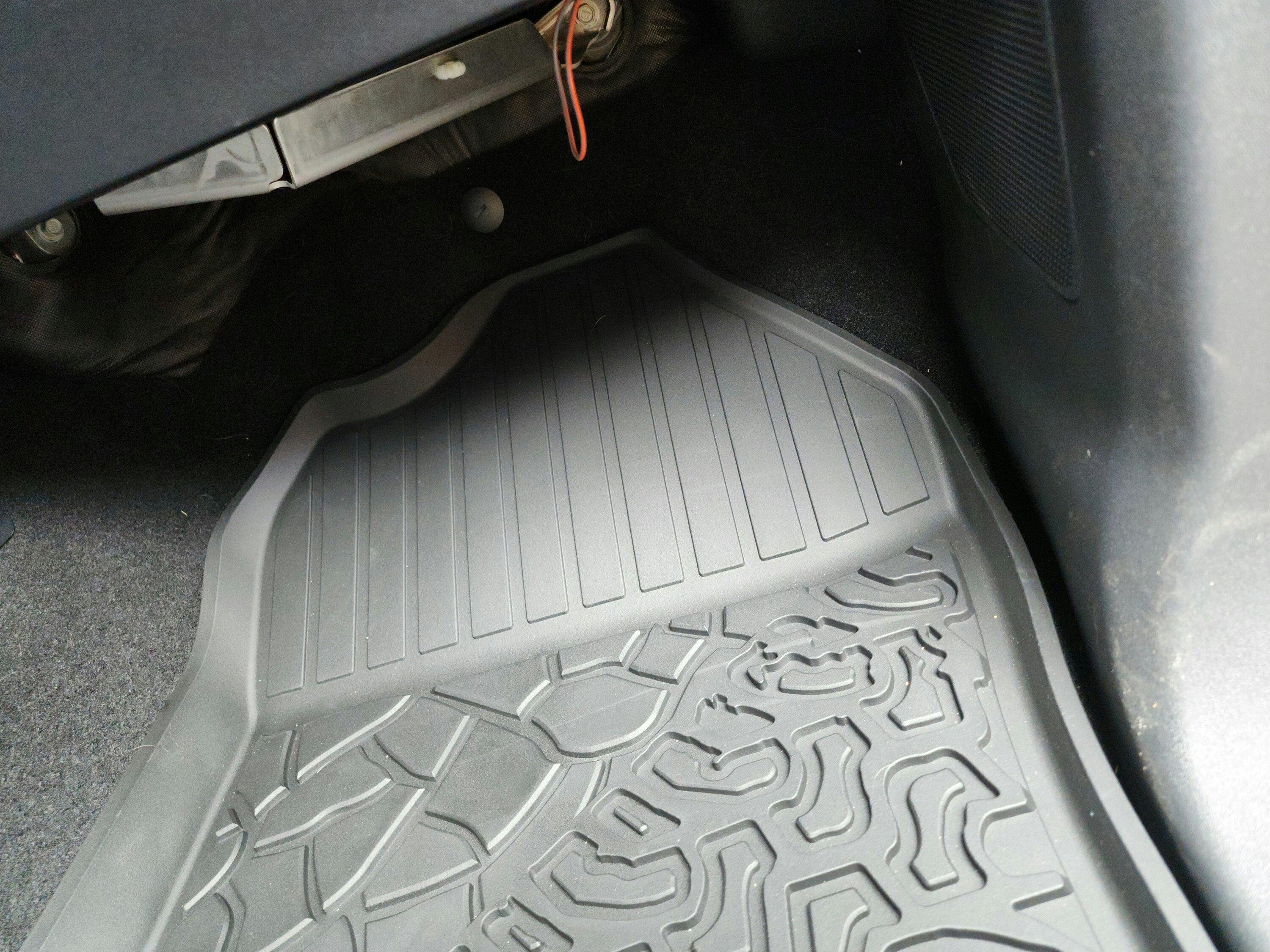 Ford Bronco 3W Auto Life Floor Liners Review 20230325_130025