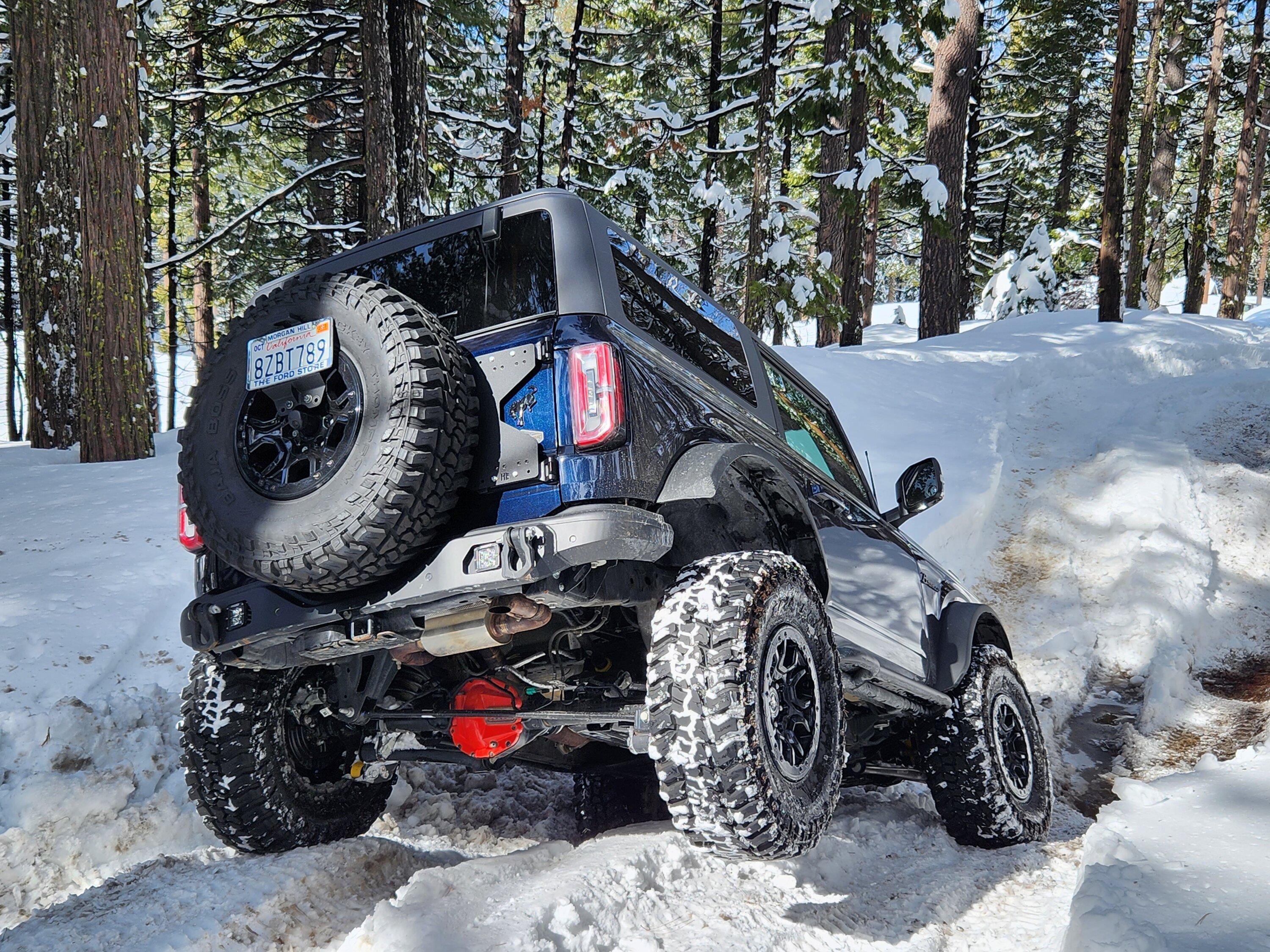 Ford Bronco Bucking Broncos Bust'in Loose in Snow Eagle Lake, Fordyce Trails 20230325_102855