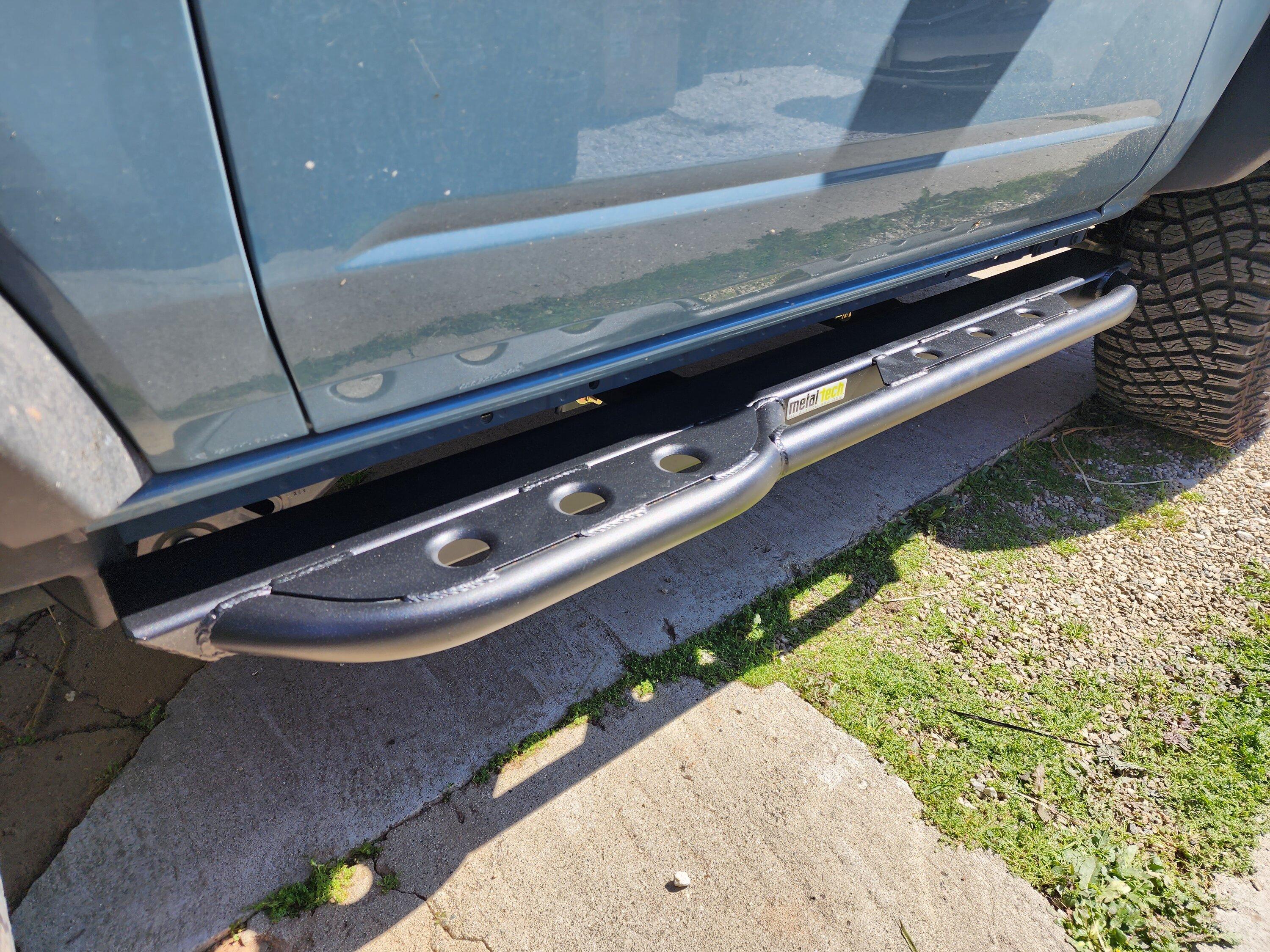 Ford Bronco Metal-Tech 2-Door Bronco Rock Sliders installed 20230326_111823