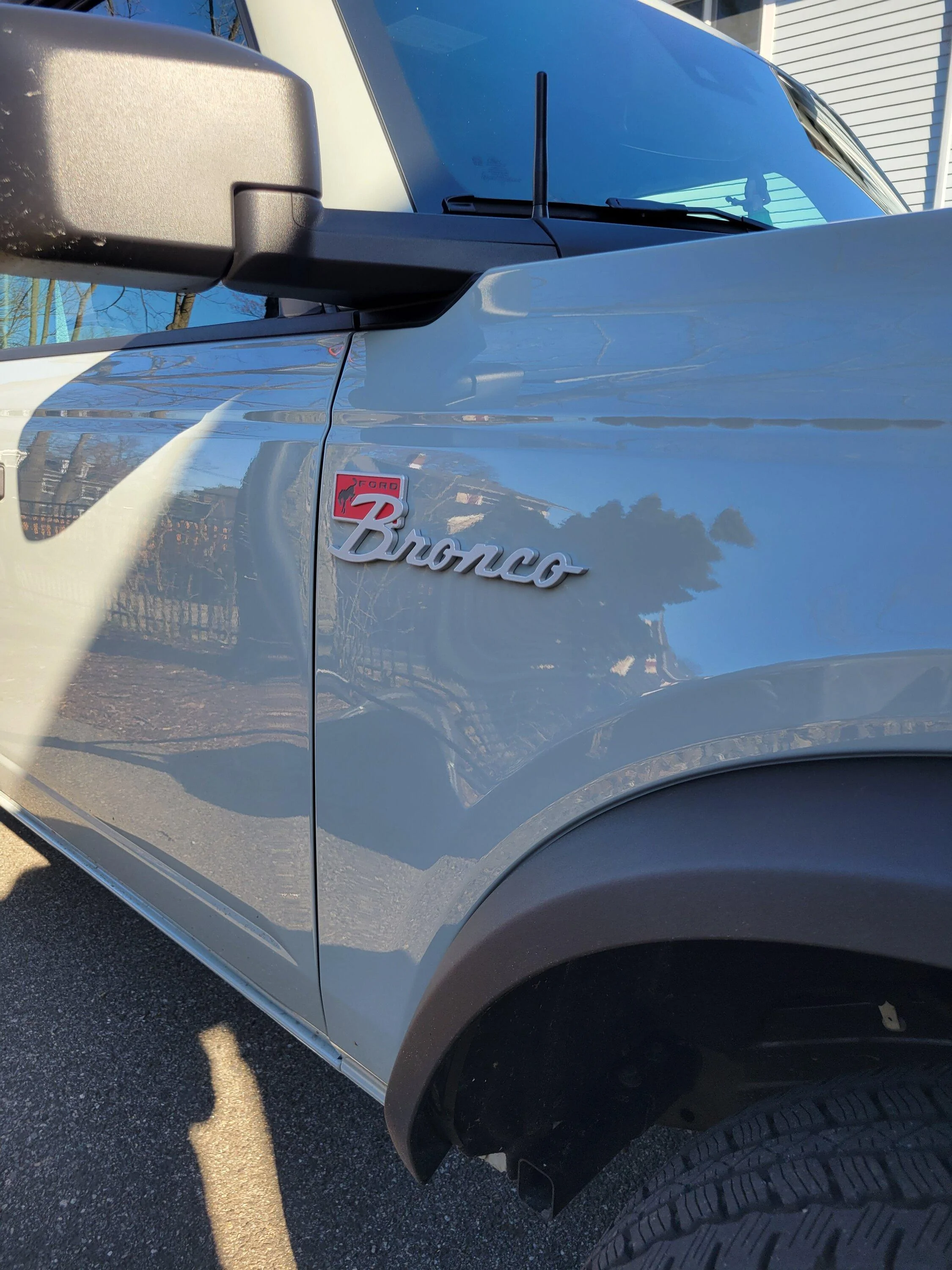 Ford Bronco CACTUS GRAY Bronco Club badge pic2