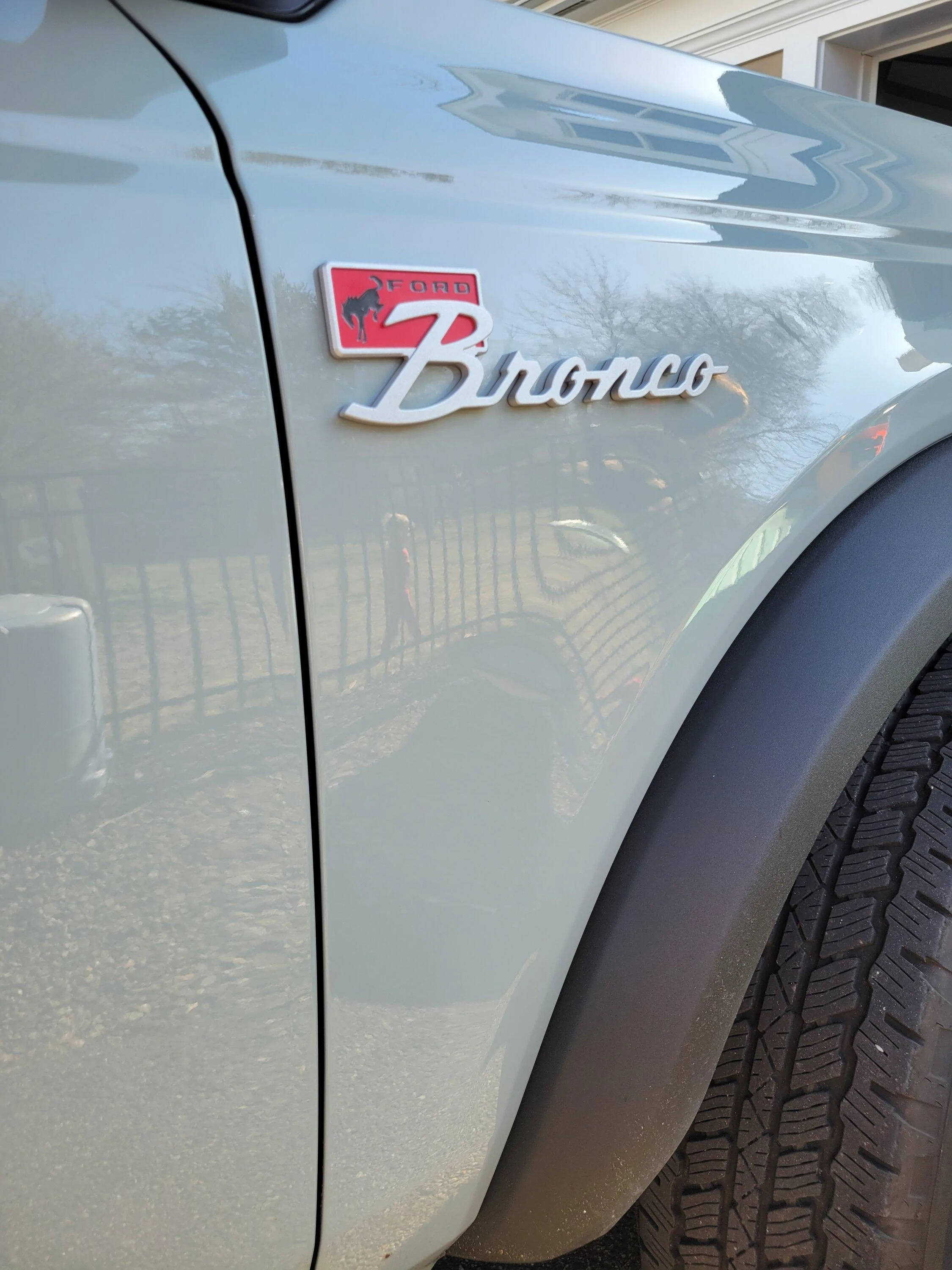 Ford Bronco CACTUS GRAY Bronco Club Badge pic3