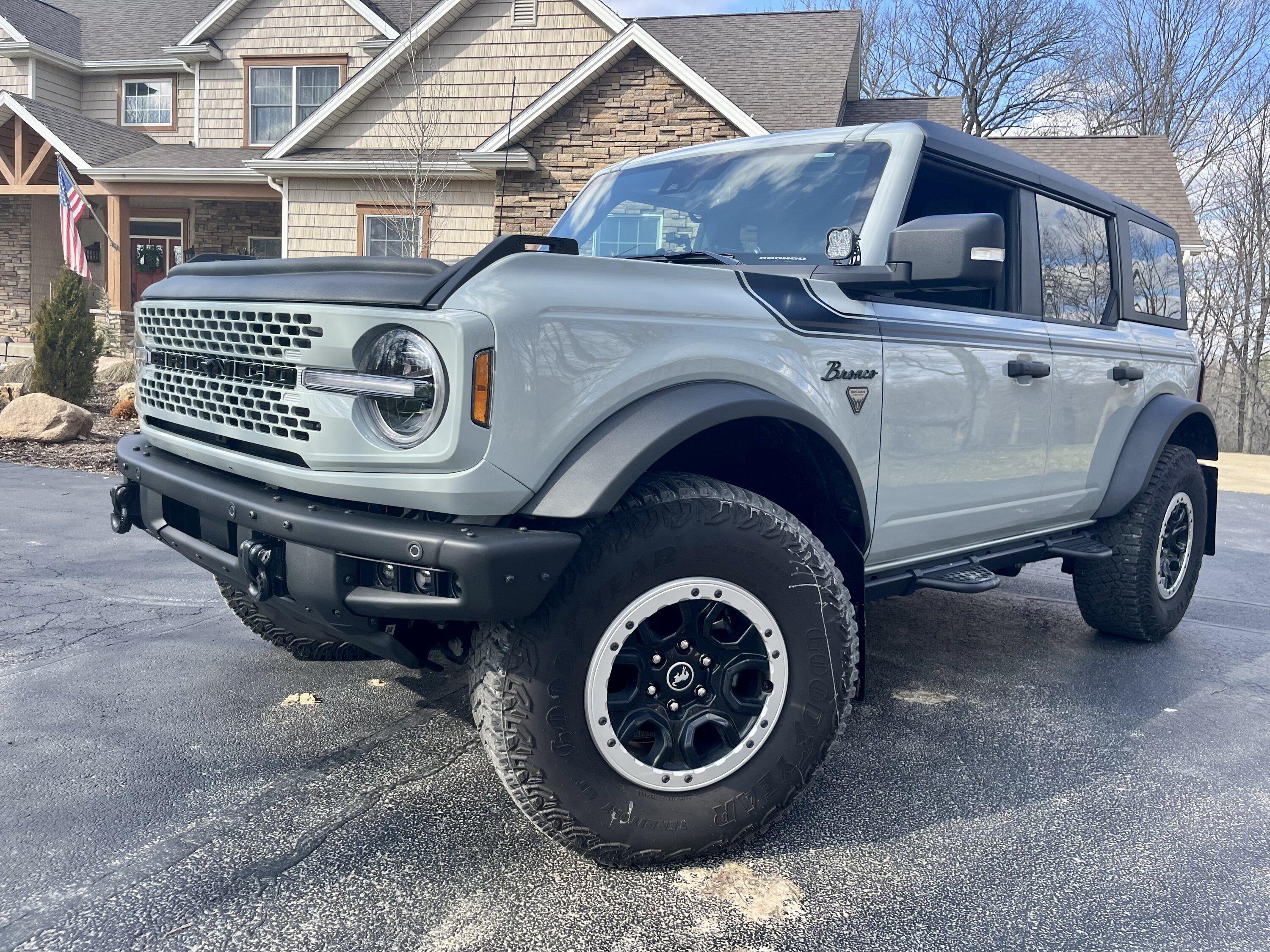 Ford Bronco CACTUS GRAY Bronco Club 485682F8-2163-4DF8-8CDB-14F5FD8D8885